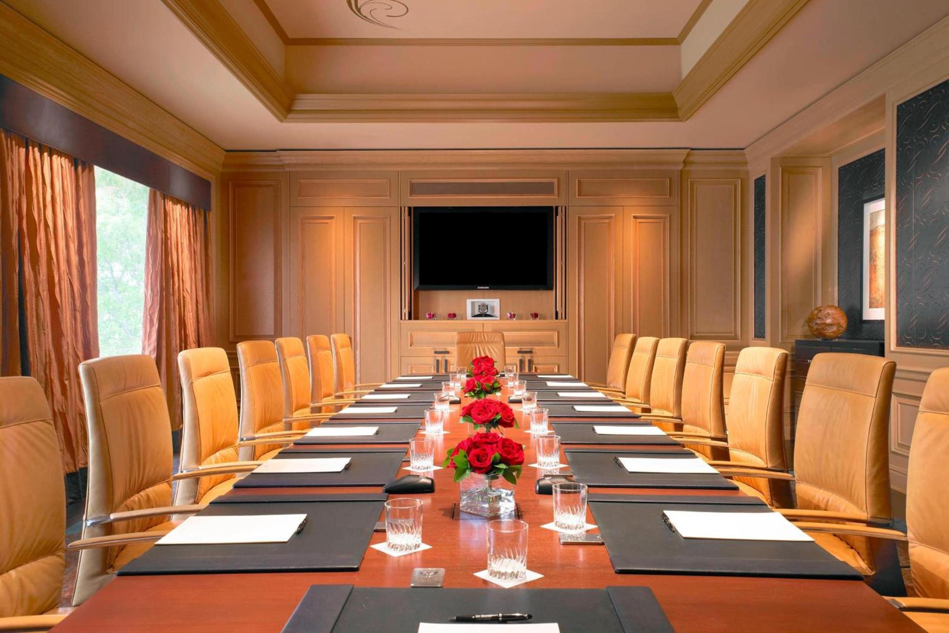 Houston Grand Hotel - River Oaks photo 81