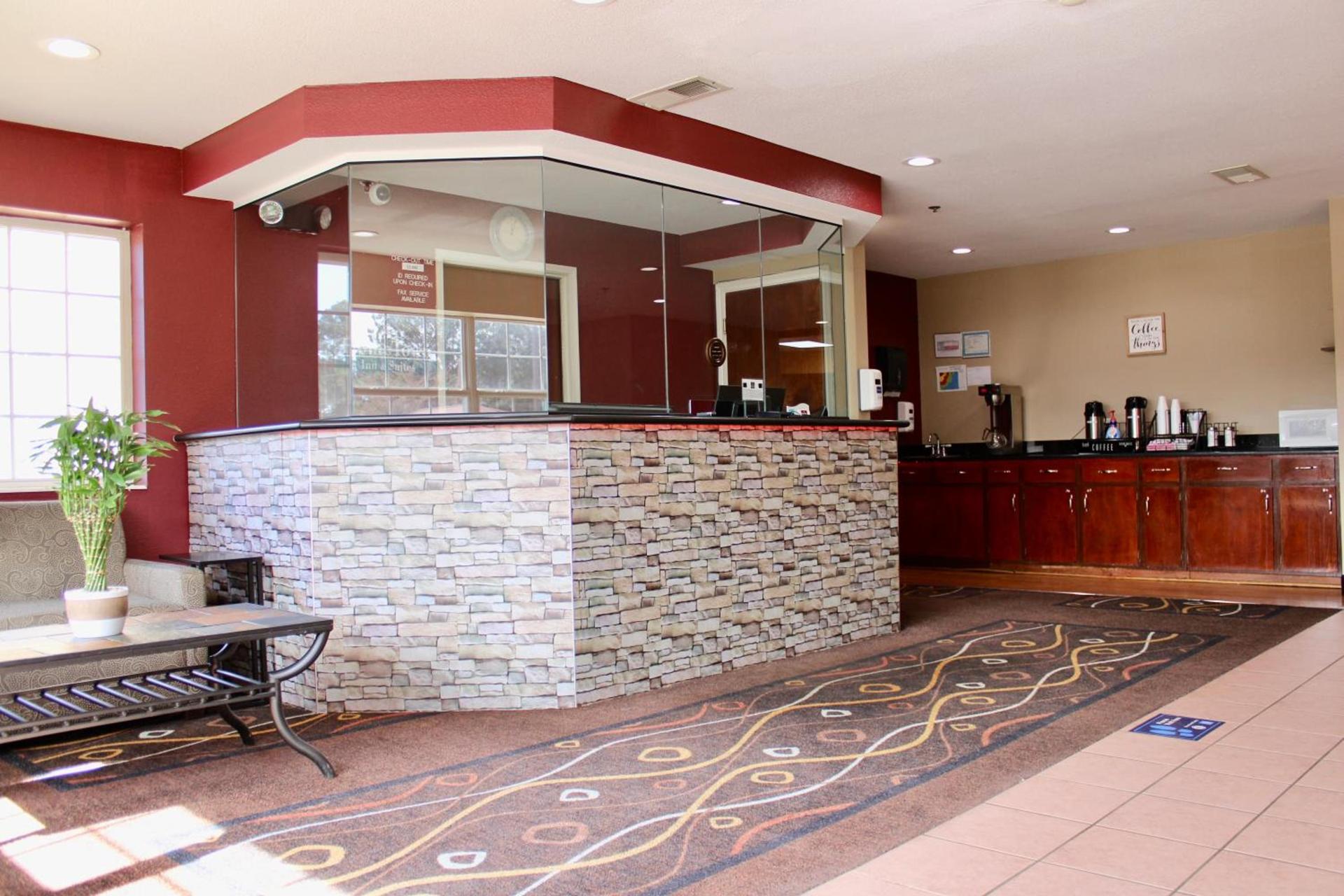 HomeTown Inn & Suites photo 27