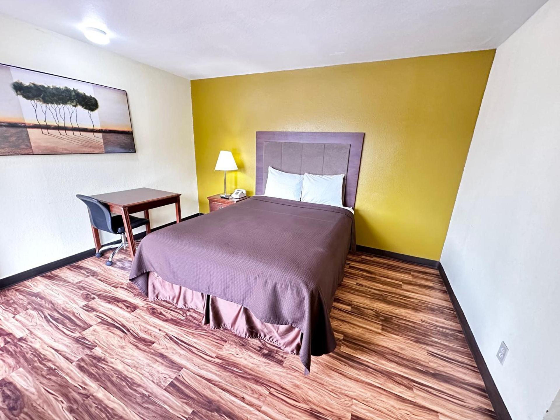 Regency Inn Iola photo 17