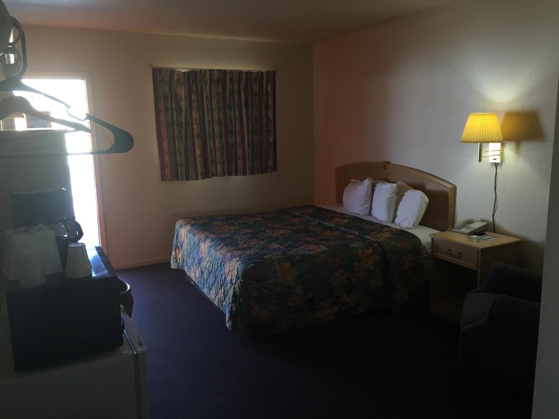 Avalon Motel photo 5