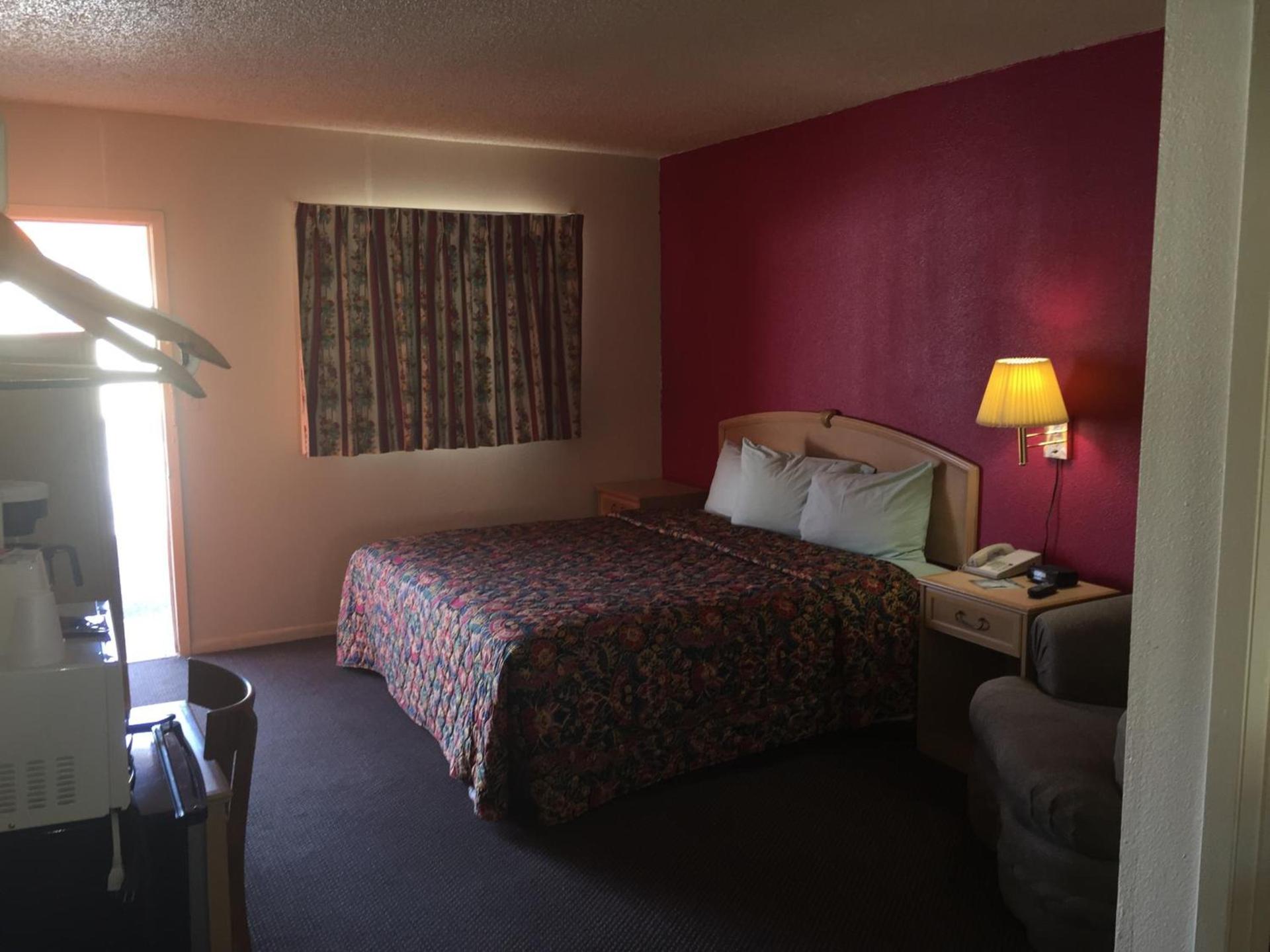 Avalon Motel photo 11