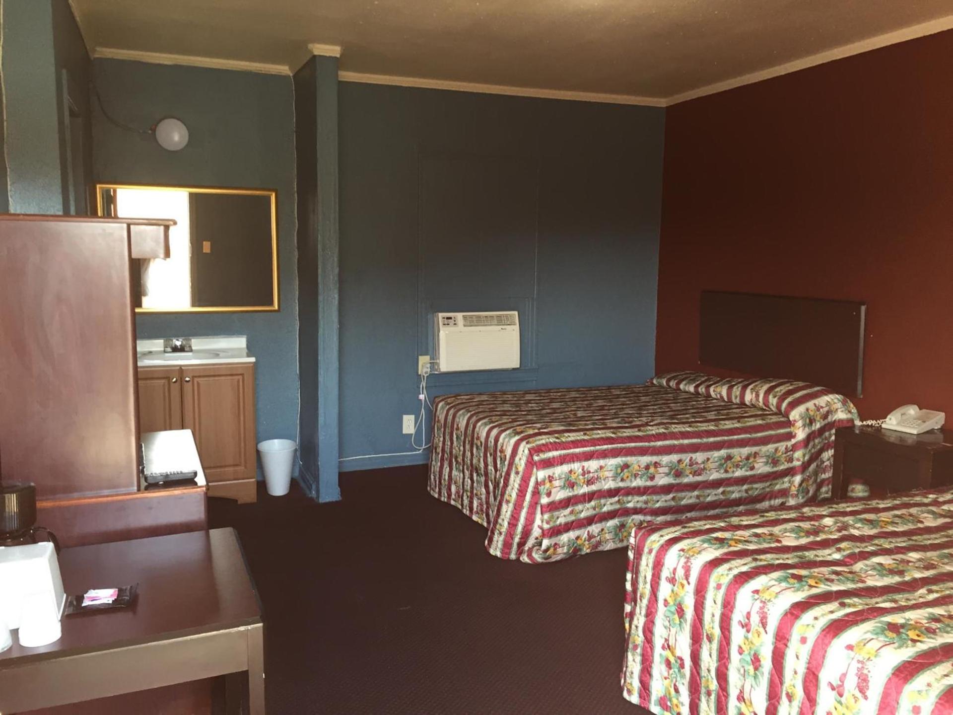 Avalon Motel photo 17