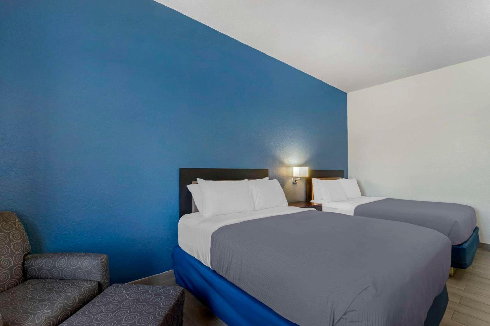 Rodeway Inn Wesley Chapel photo 15