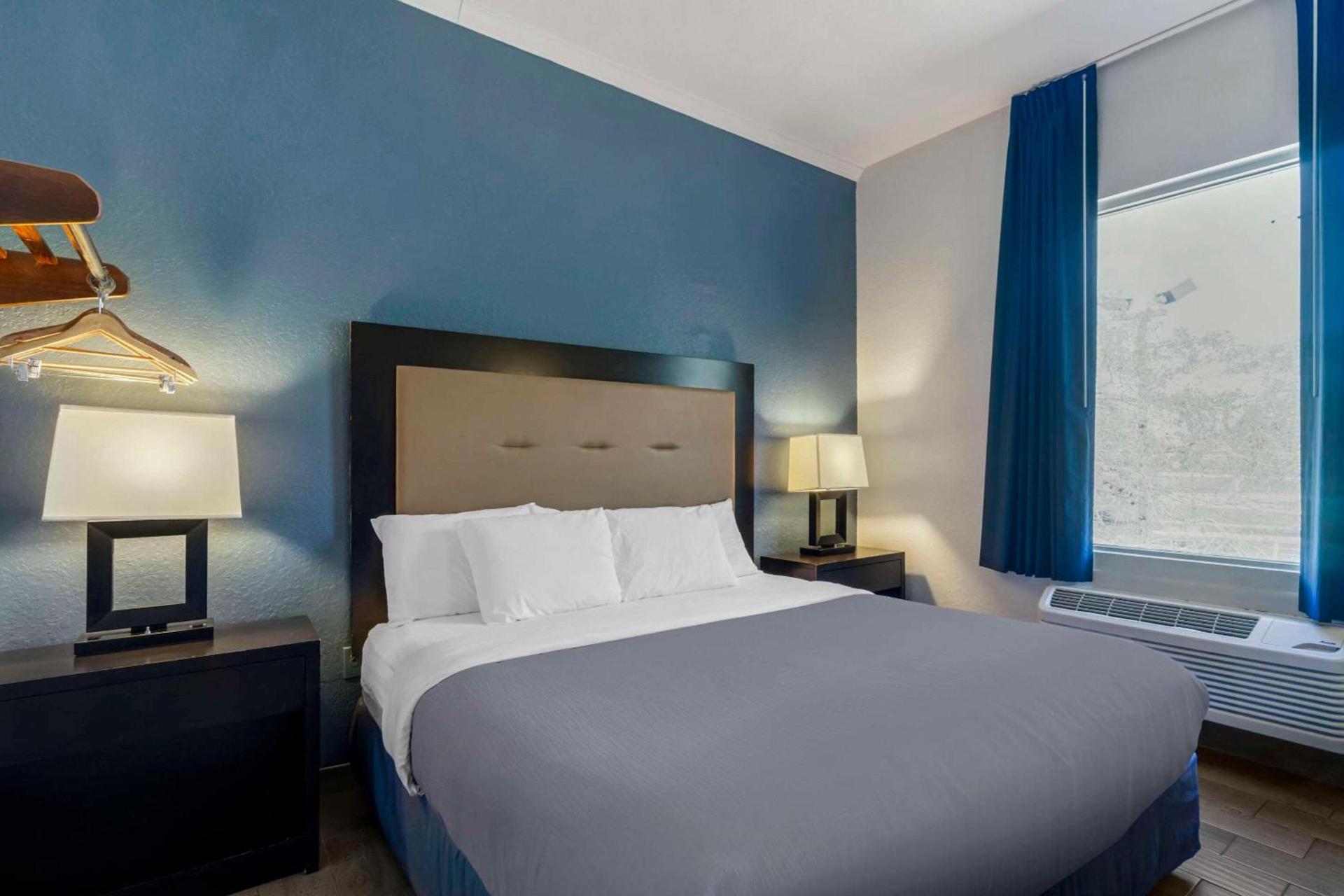 Rodeway Inn Wesley Chapel photo 22