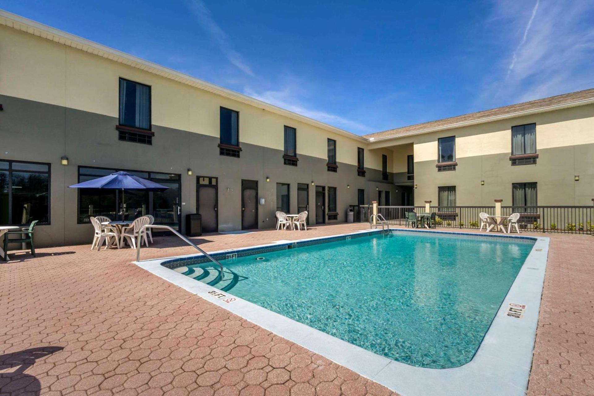Rodeway Inn Wesley Chapel photo 24