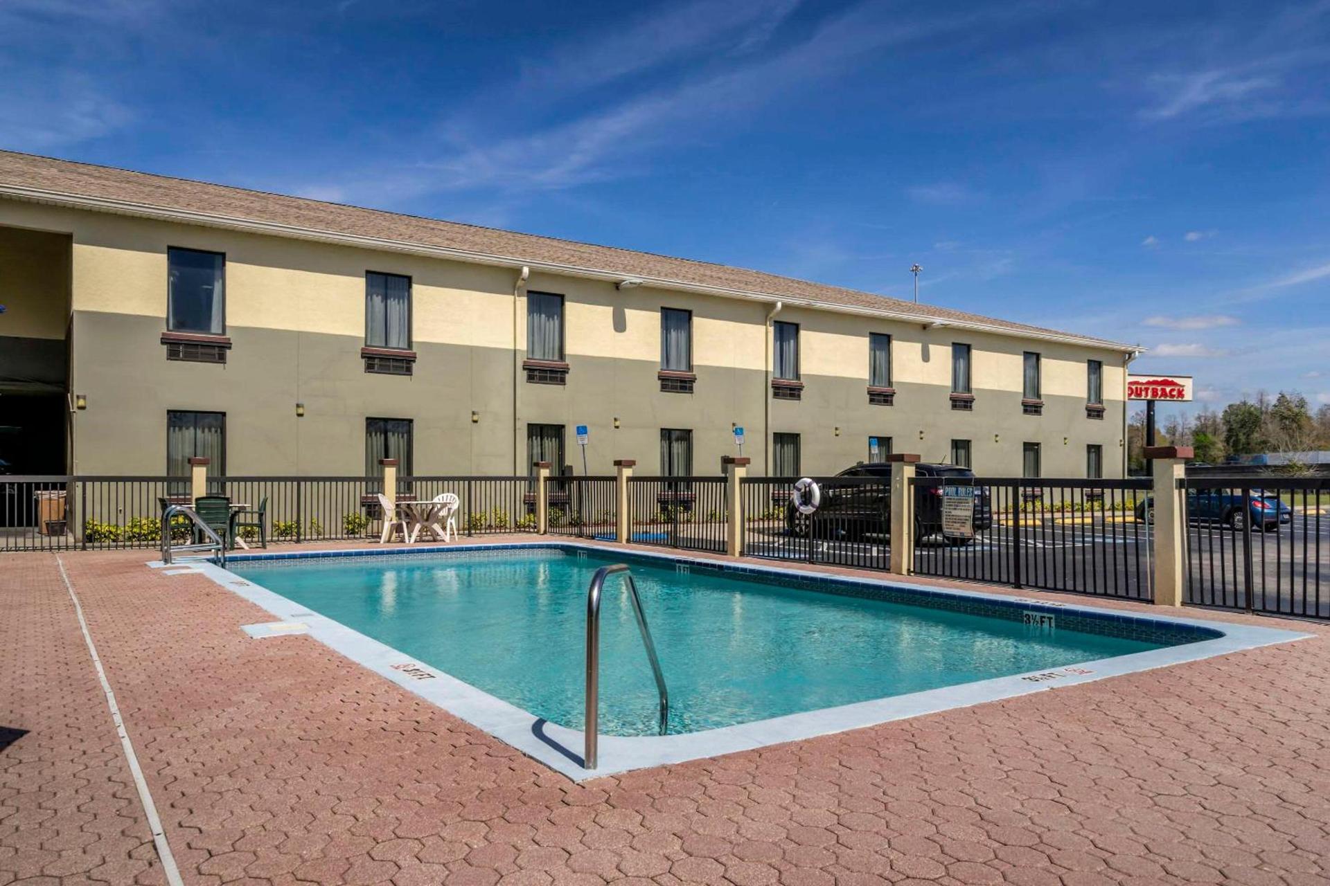 Rodeway Inn Wesley Chapel photo 25