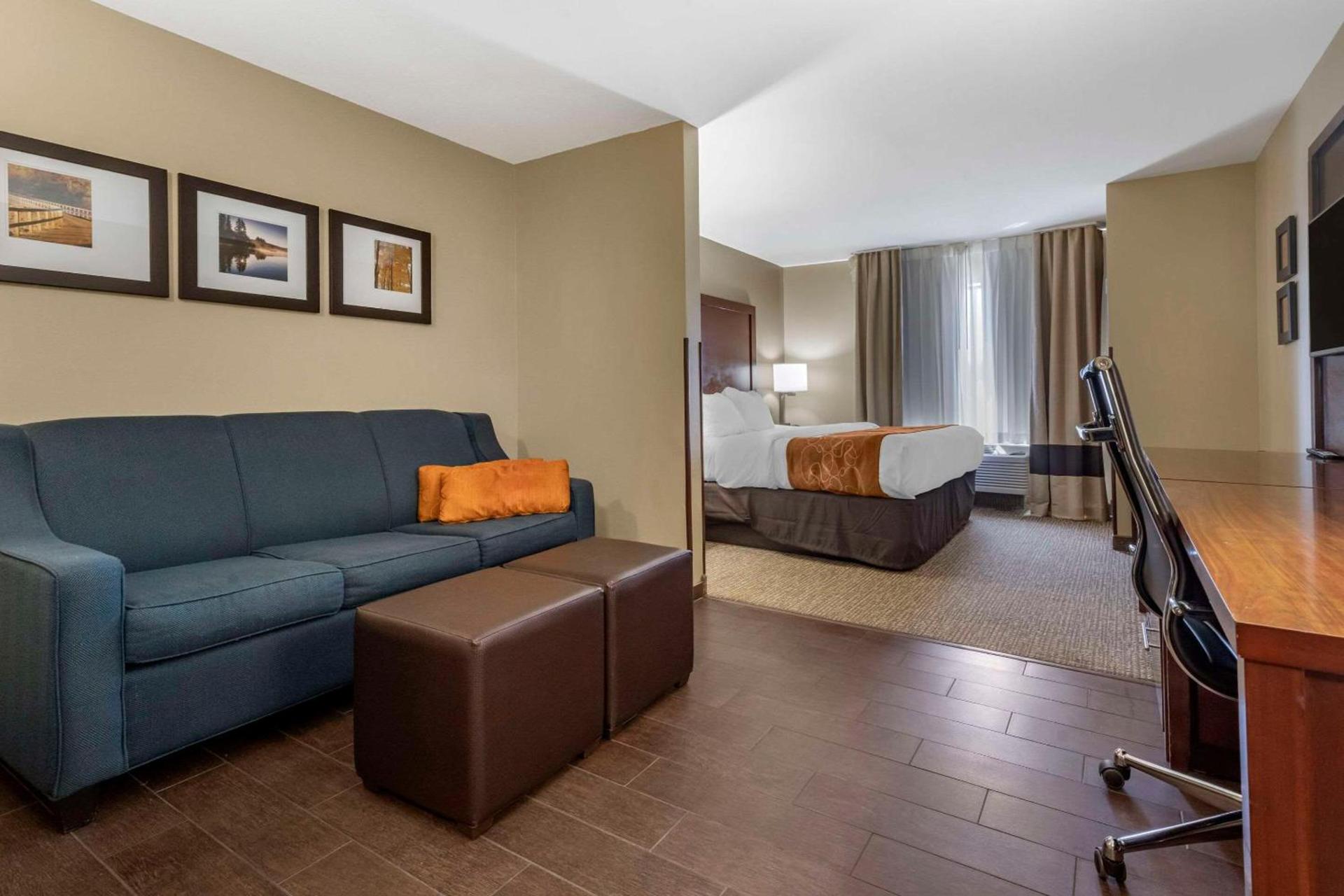 Comfort Suites Bridgeport - Clarksburg photo 17