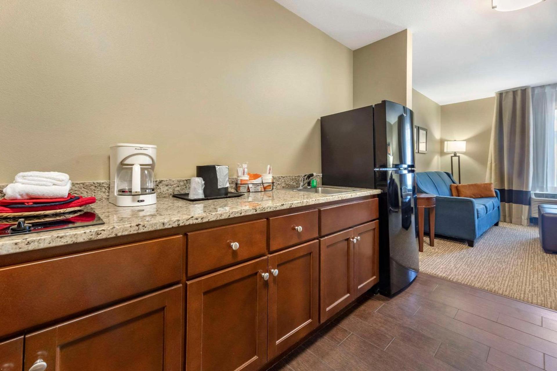Comfort Suites Bridgeport - Clarksburg photo 5