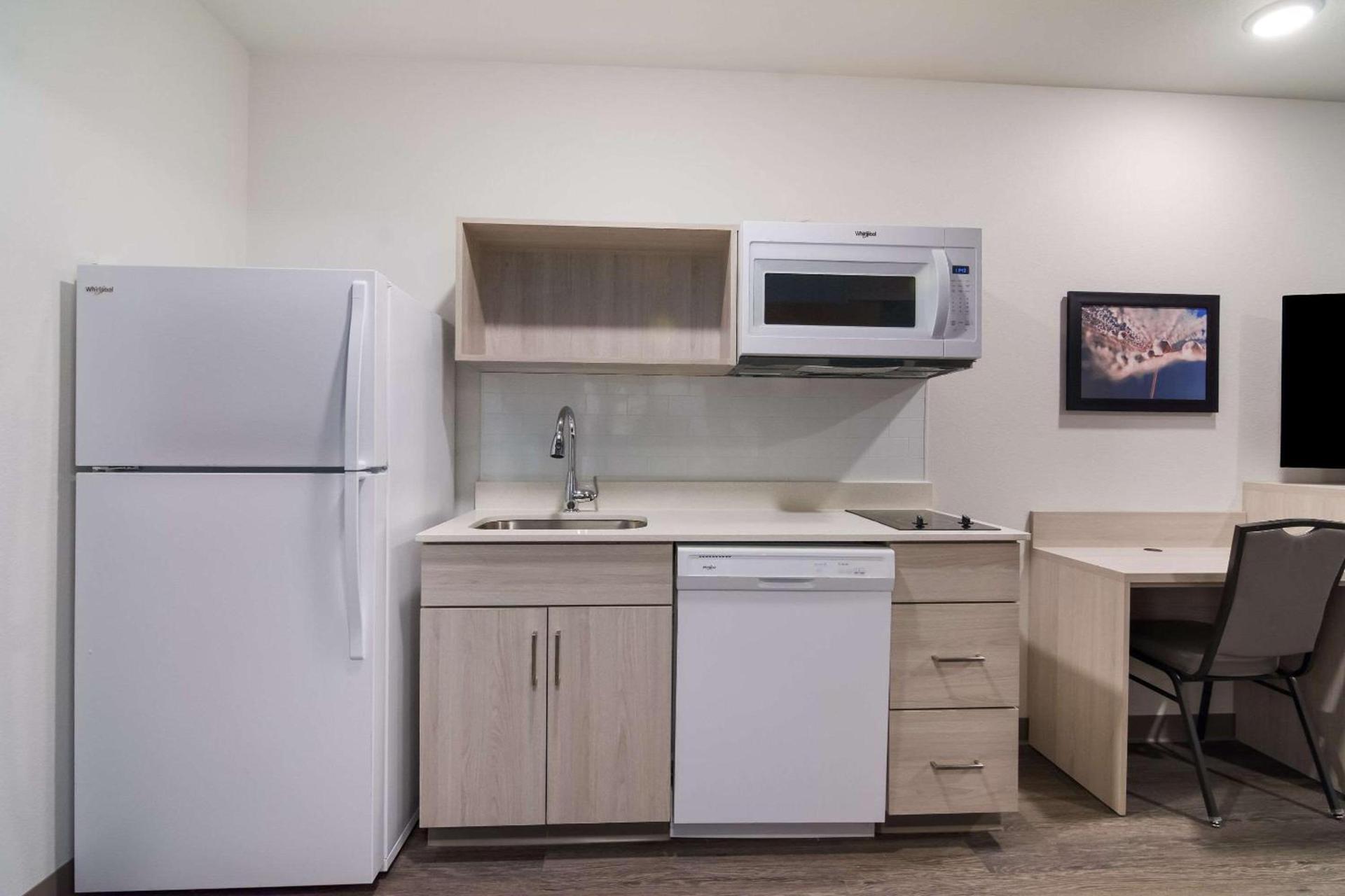 WoodSpring Suites Morrisville - Raleigh Durham Airport photo 25