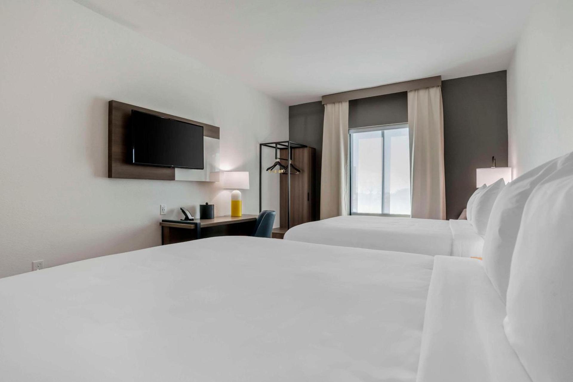 Comfort Inn & Suites Panama City Beach - Pier Park Area photo 17