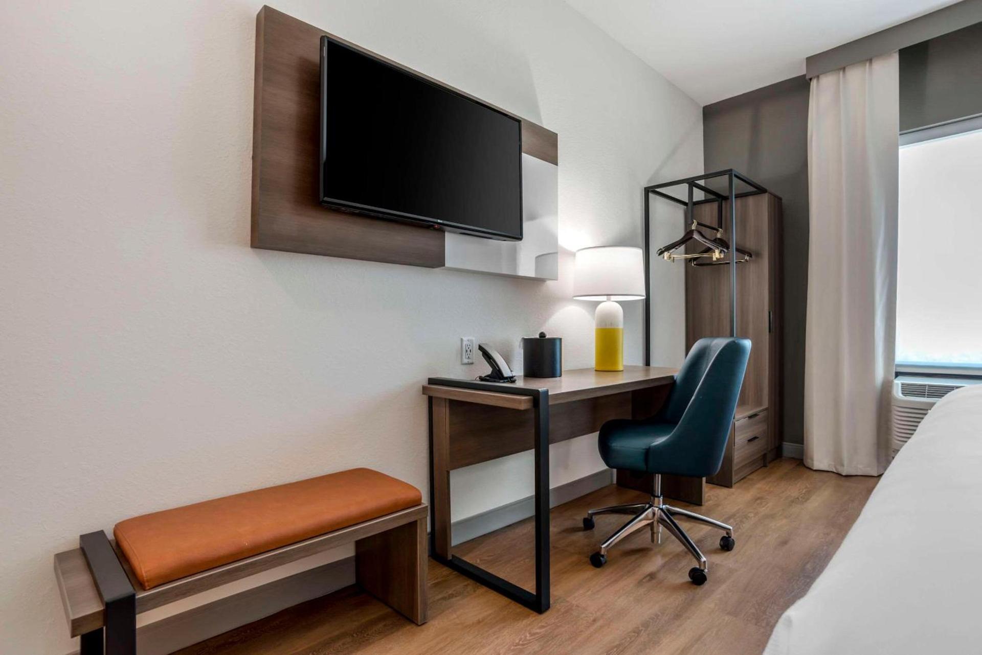 Comfort Inn & Suites Panama City Beach - Pier Park Area photo 18