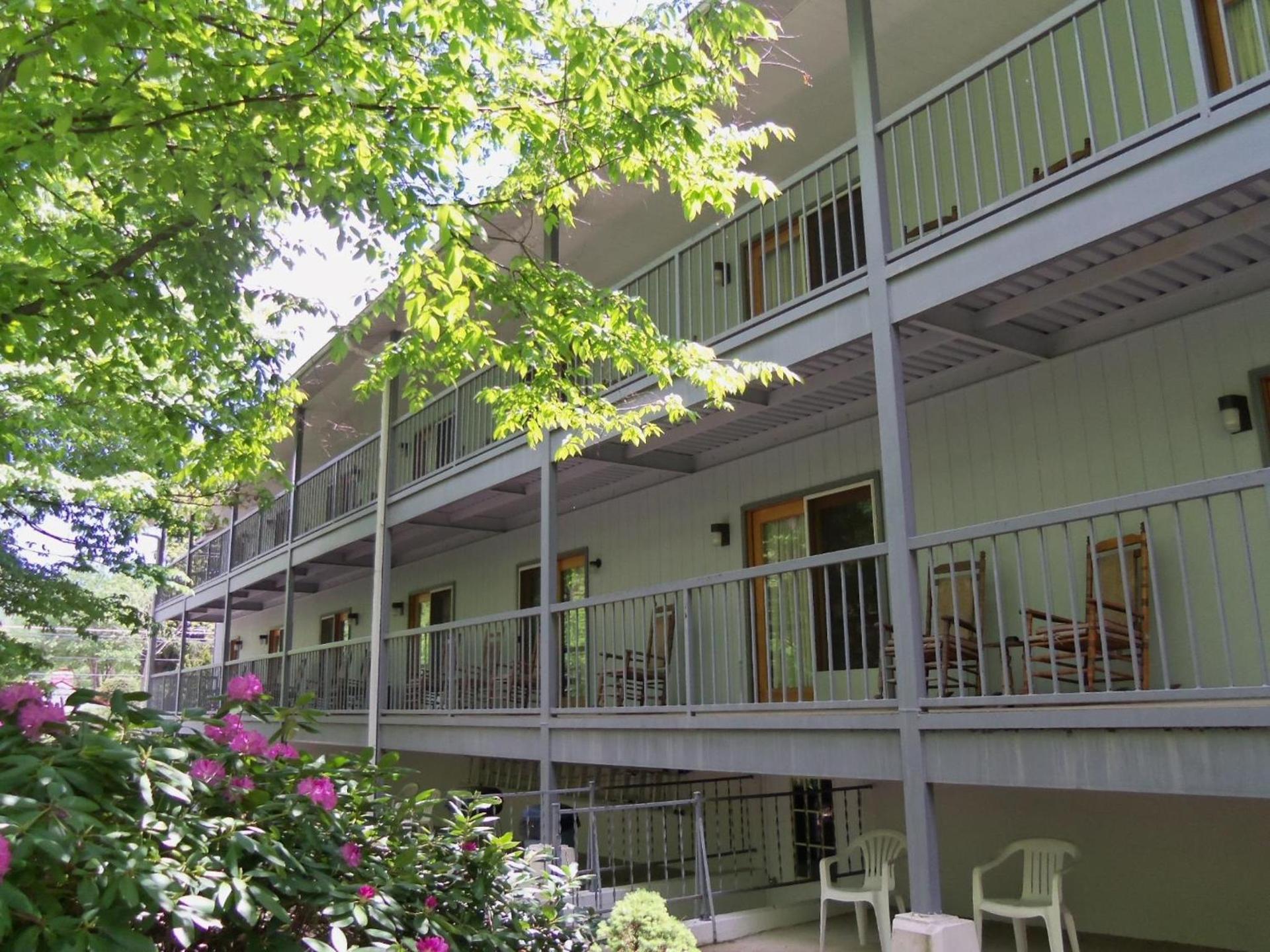 Four Seasons Inn photo 24