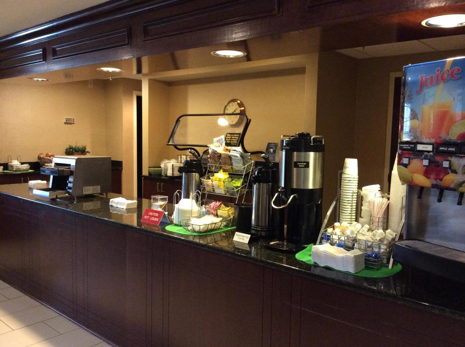 Wingate by Wyndham High Point Greensboro Airport South photo 15