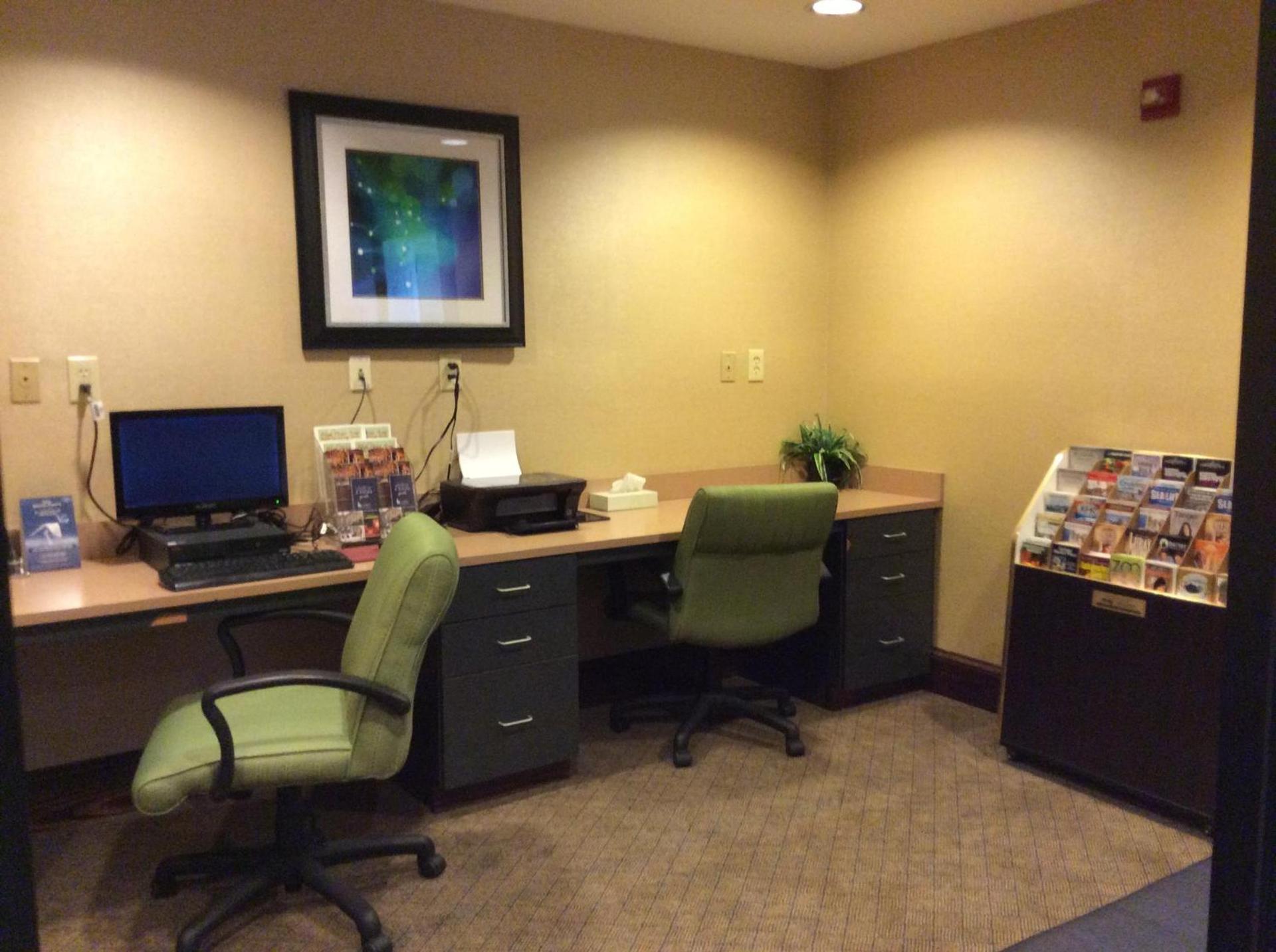 Wingate by Wyndham High Point Greensboro Airport South photo 27