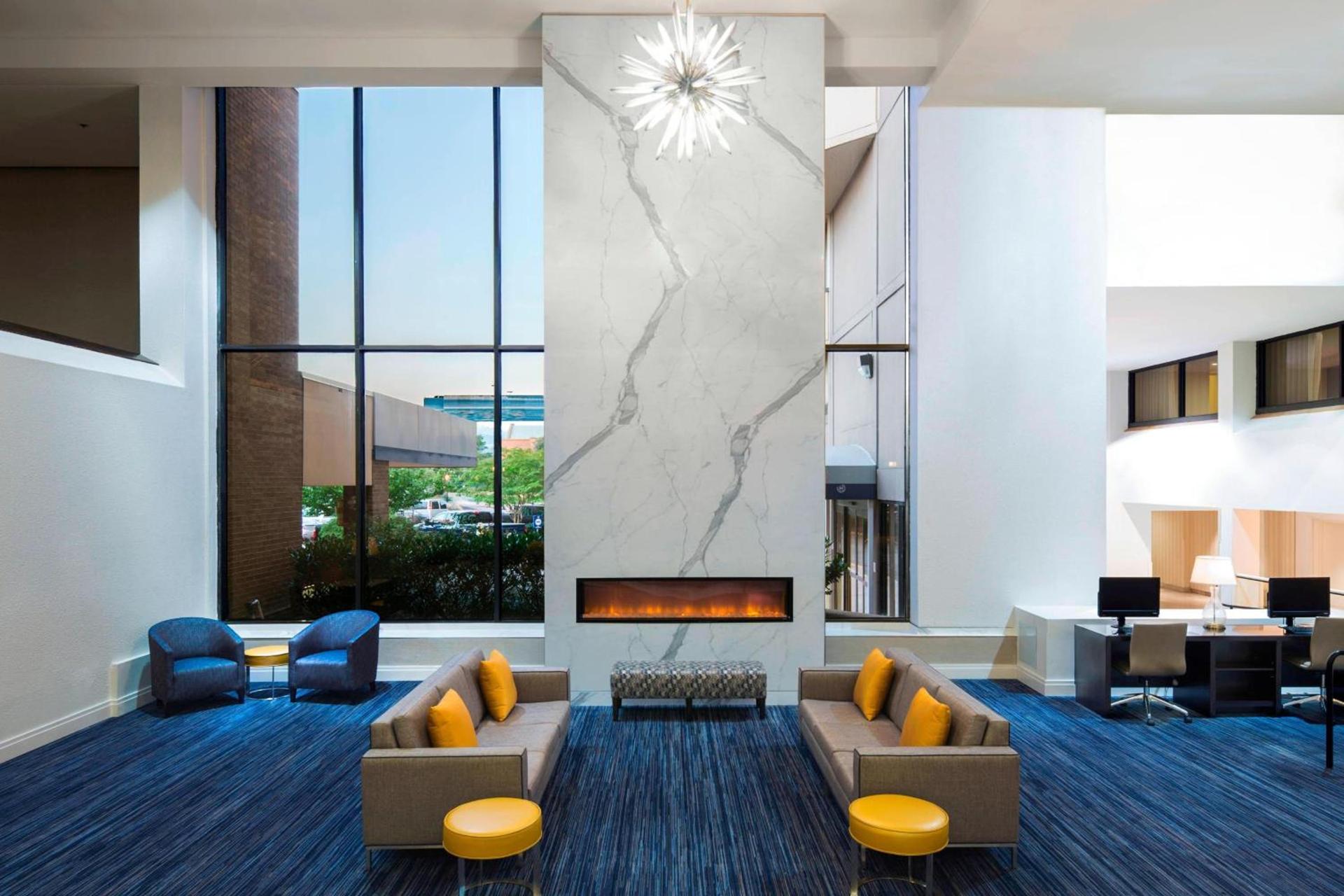 Sheraton Norfolk Waterside Hotel photo 5