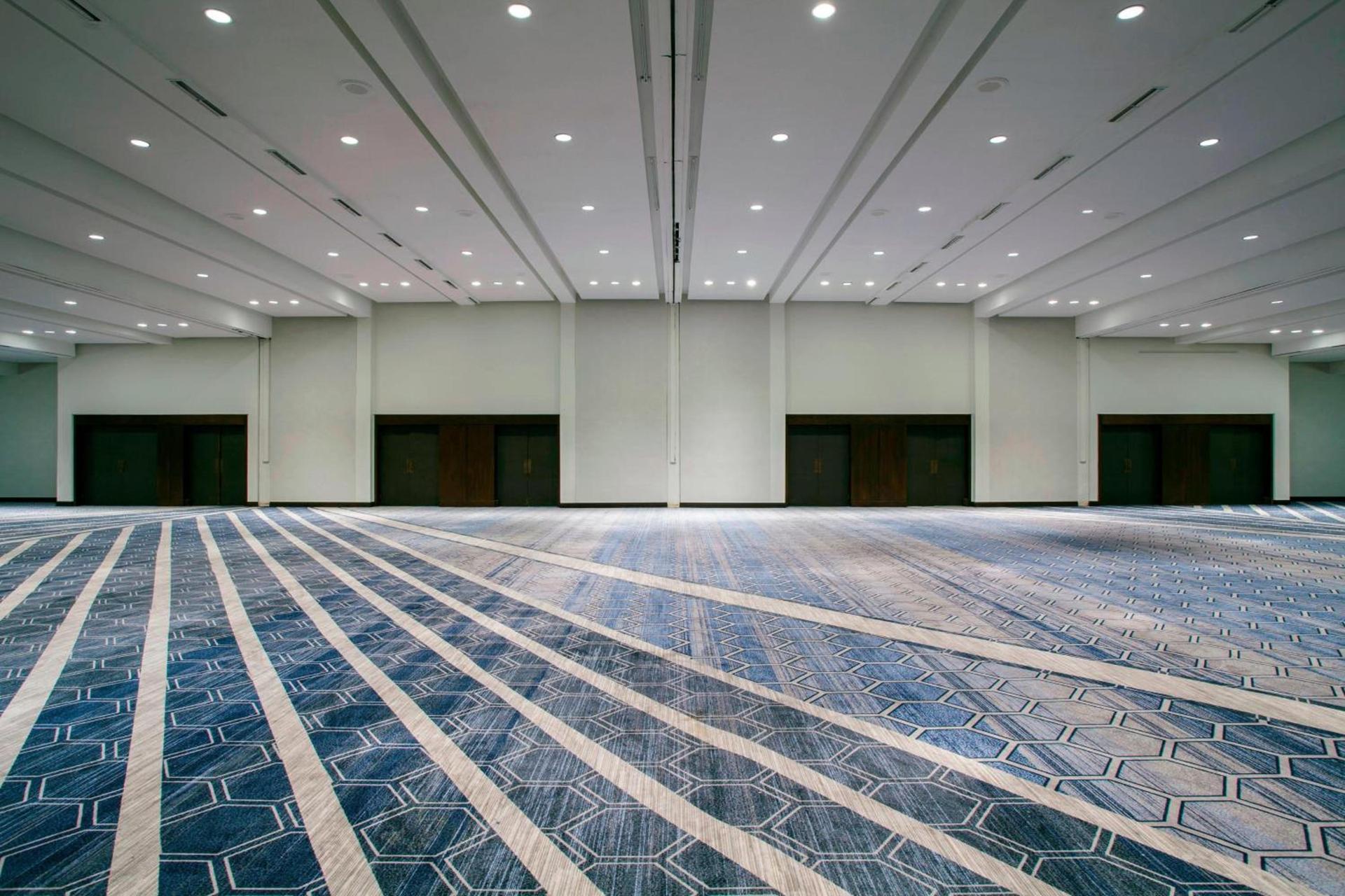 Sheraton Norfolk Waterside Hotel photo 34