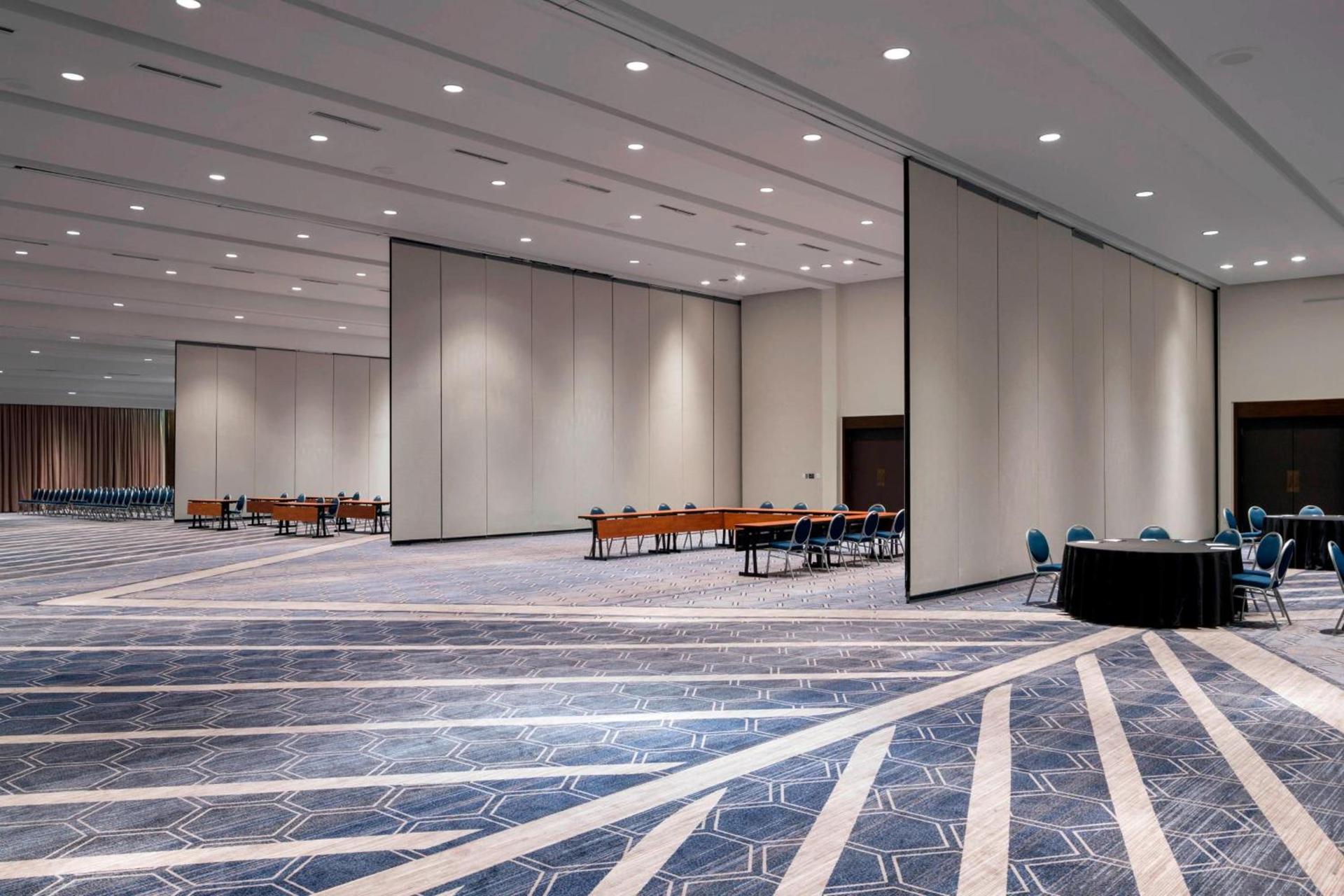 Sheraton Norfolk Waterside Hotel photo 35