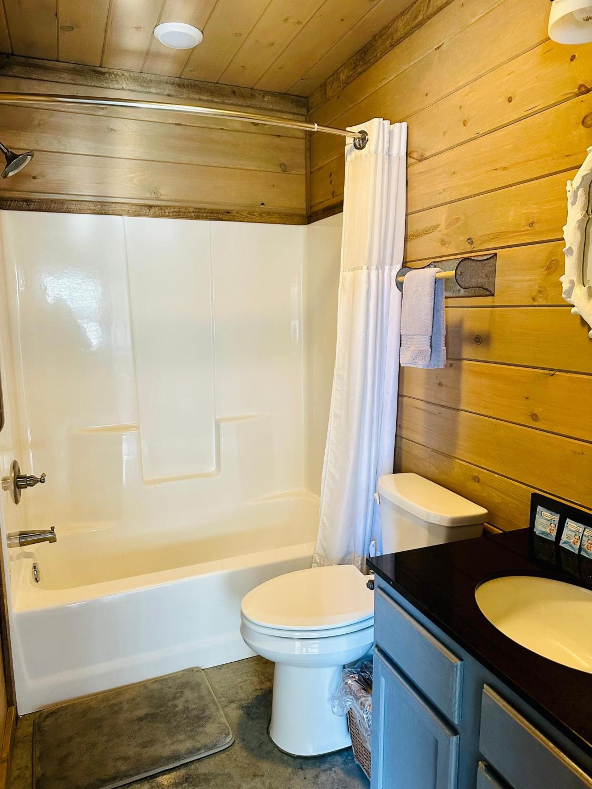 Knotty Squirrel Cabins photo 61