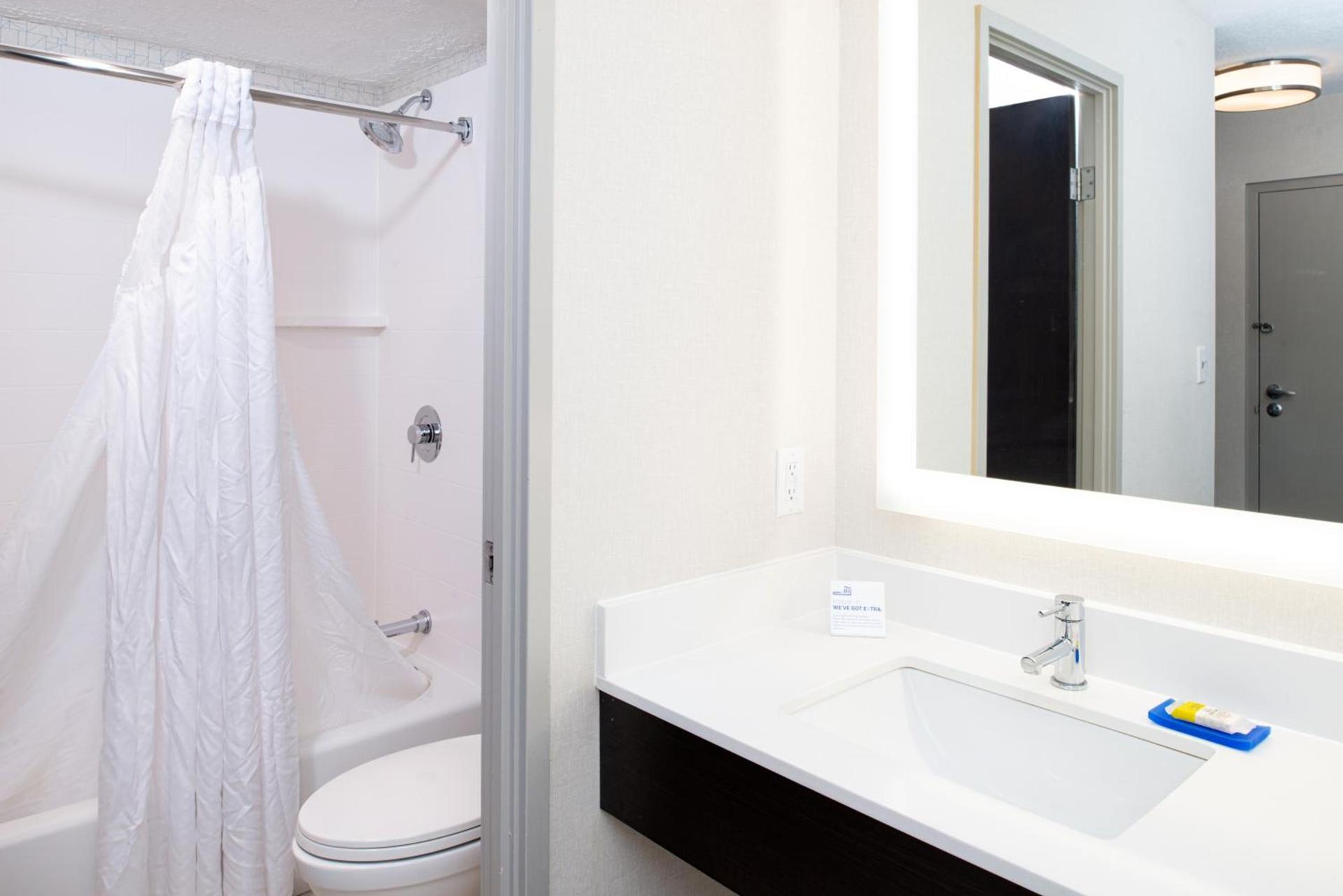 Holiday Inn Express Cincinnati West by IHG photo 5