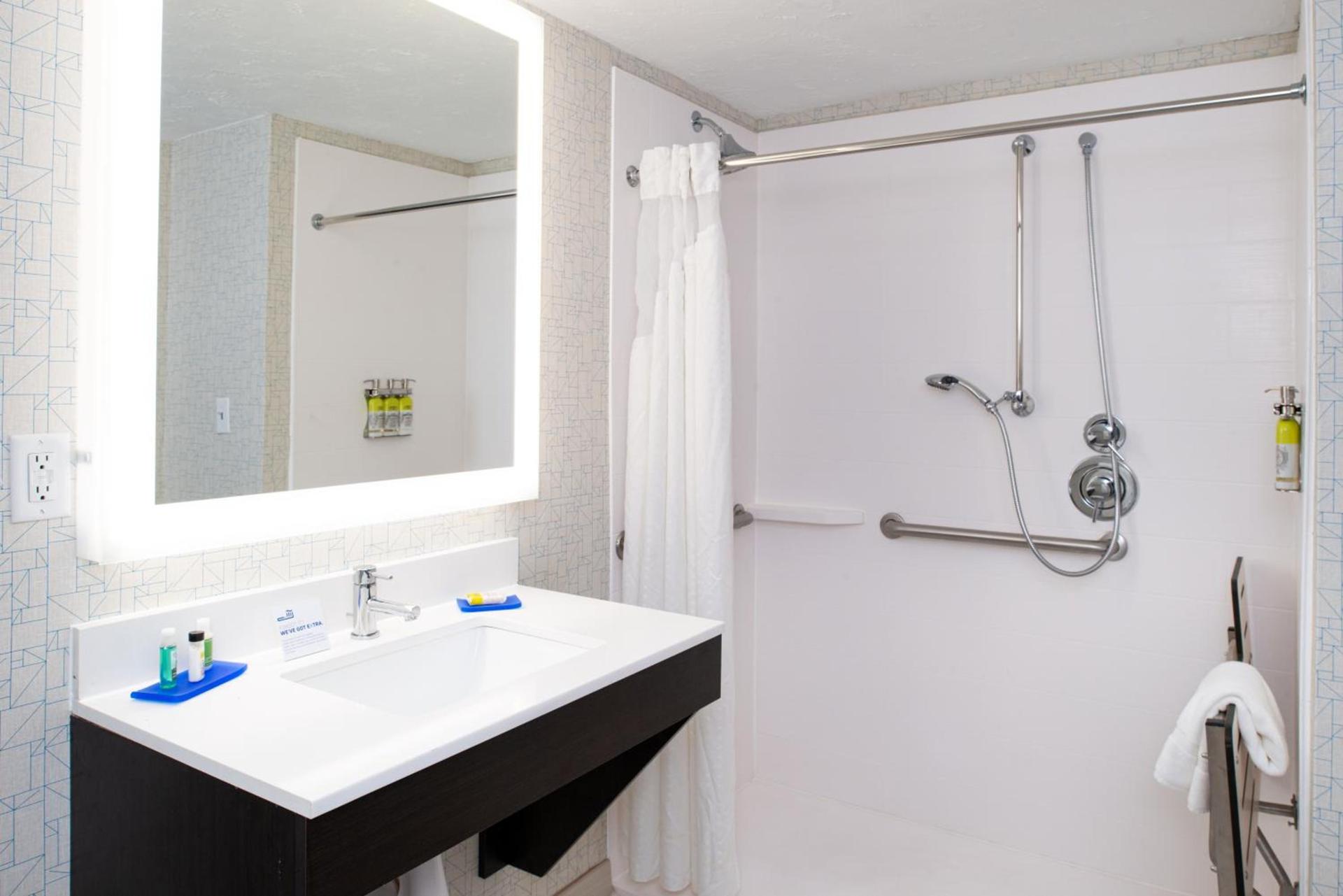 Holiday Inn Express Cincinnati West by IHG photo 14