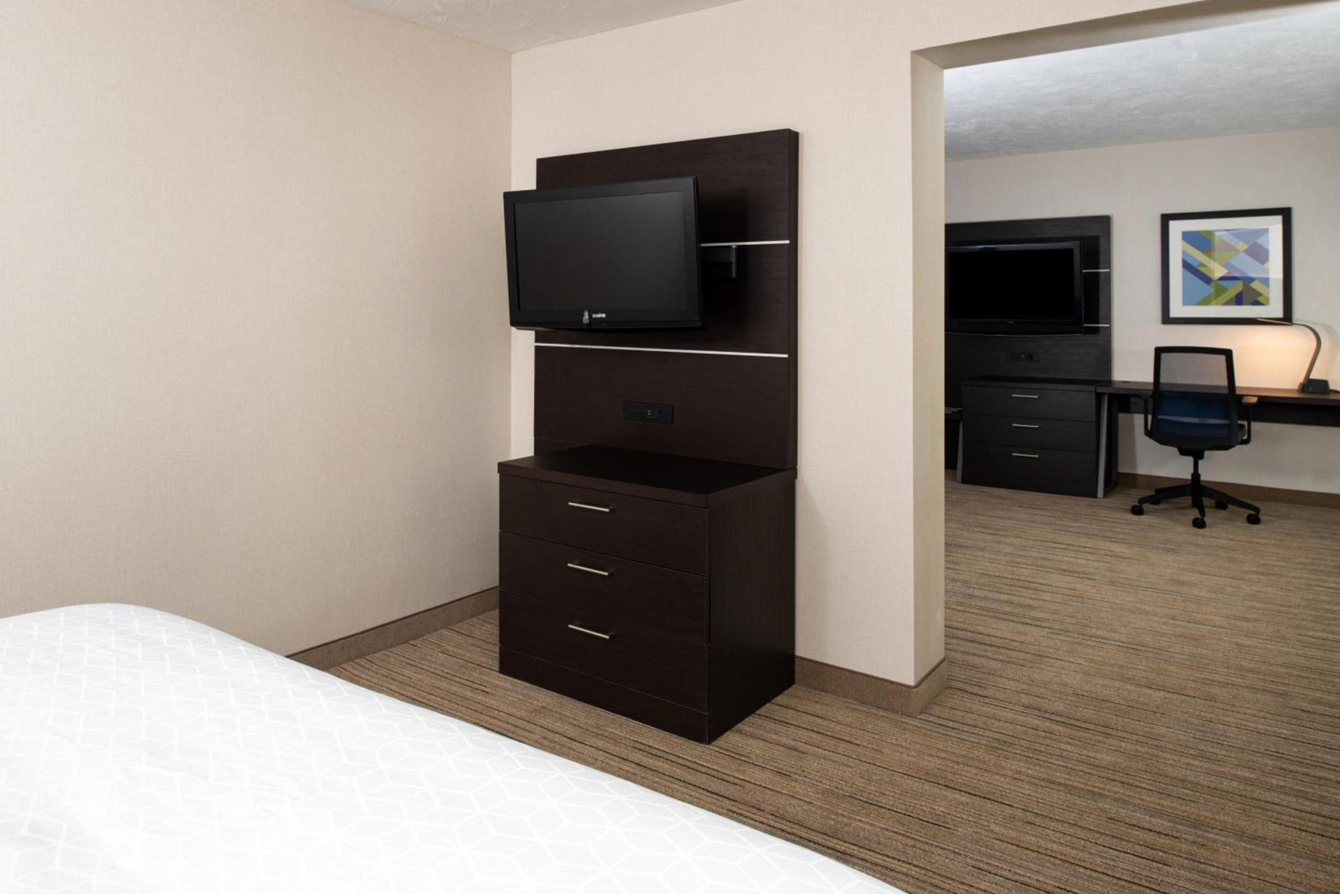 Holiday Inn Express Cincinnati West by IHG photo 16