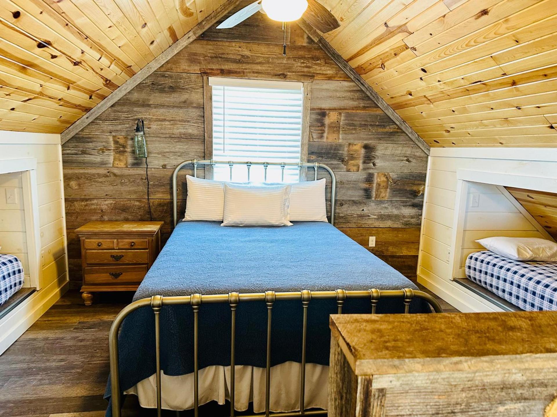 Knotty Squirrel Cabins photo 36