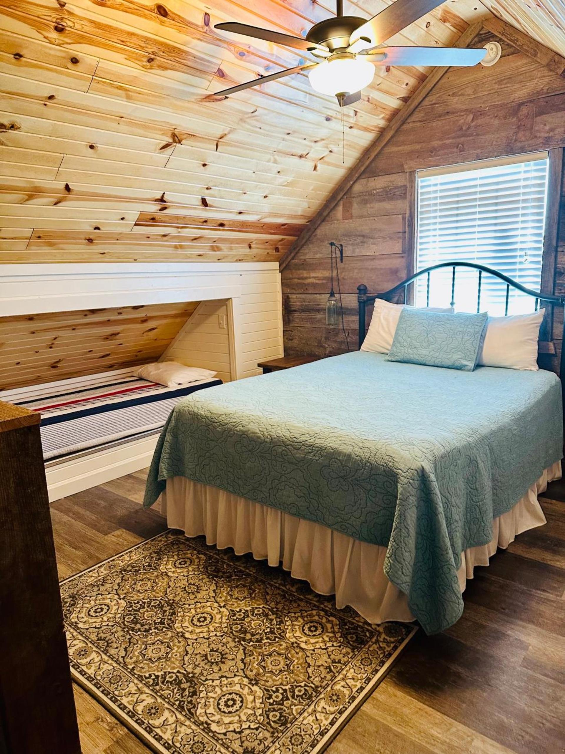 Knotty Squirrel Cabins photo 34