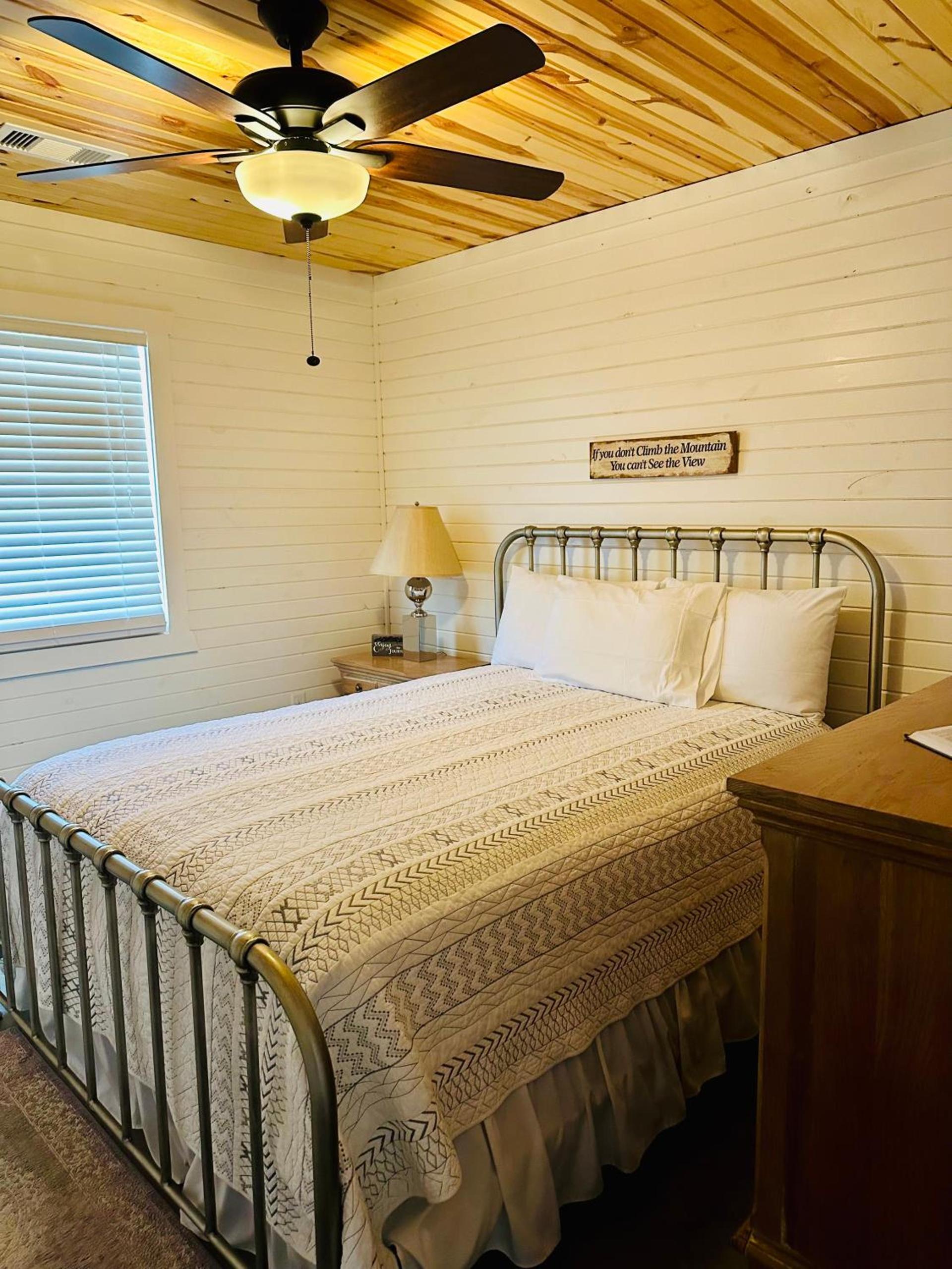 Knotty Squirrel Cabins photo 33