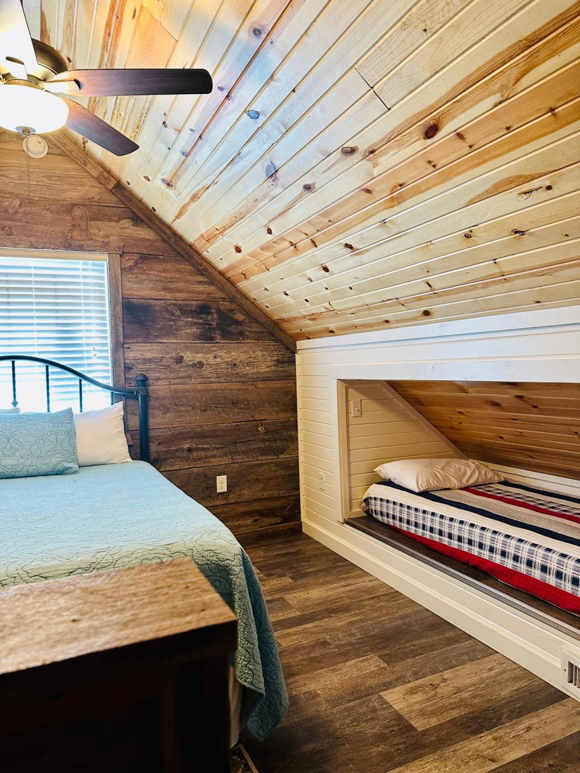 Knotty Squirrel Cabins photo 23