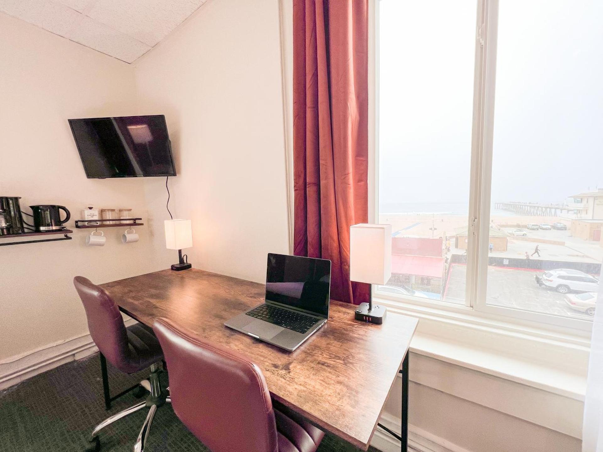 ITH Hermosa Beach Surf Hostel LAX photo 49
