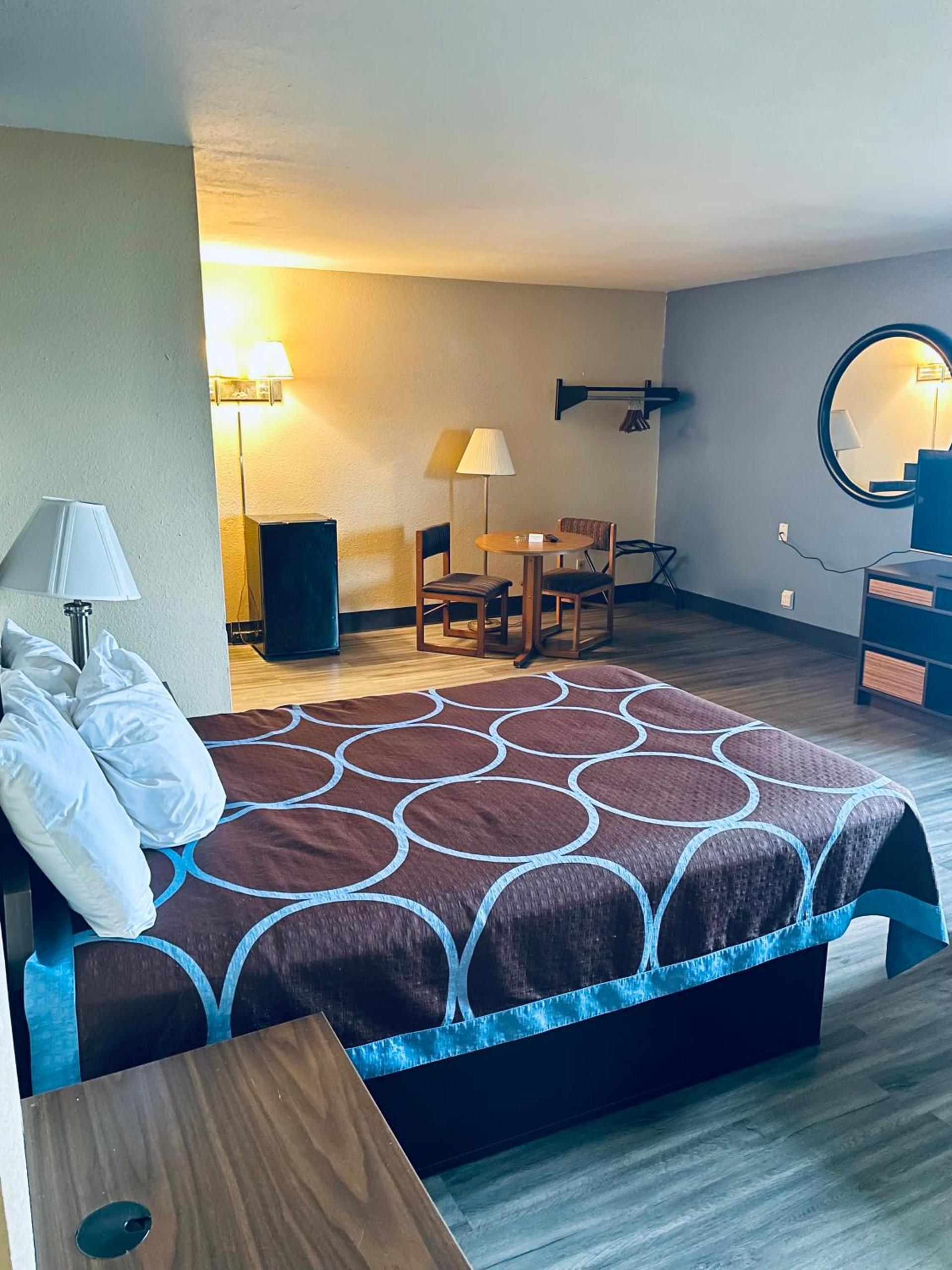 Super 8 by Wyndham Corbin KY photo 15