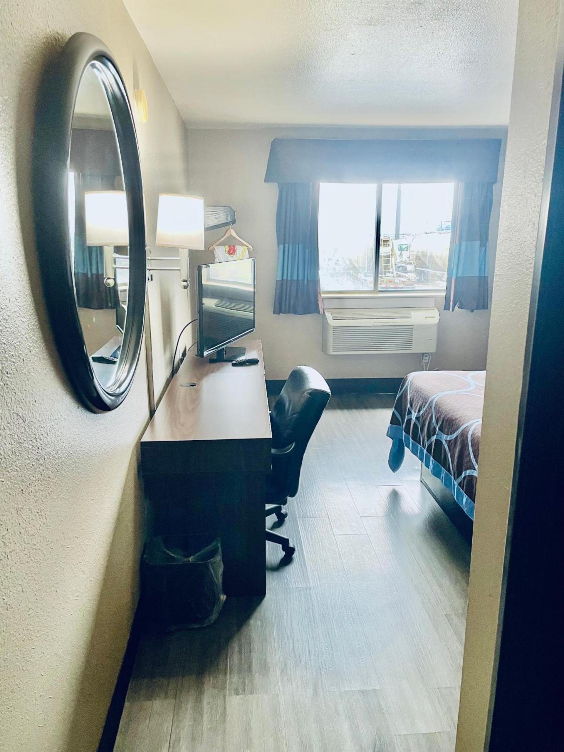 Super 8 by Wyndham Corbin KY photo 14