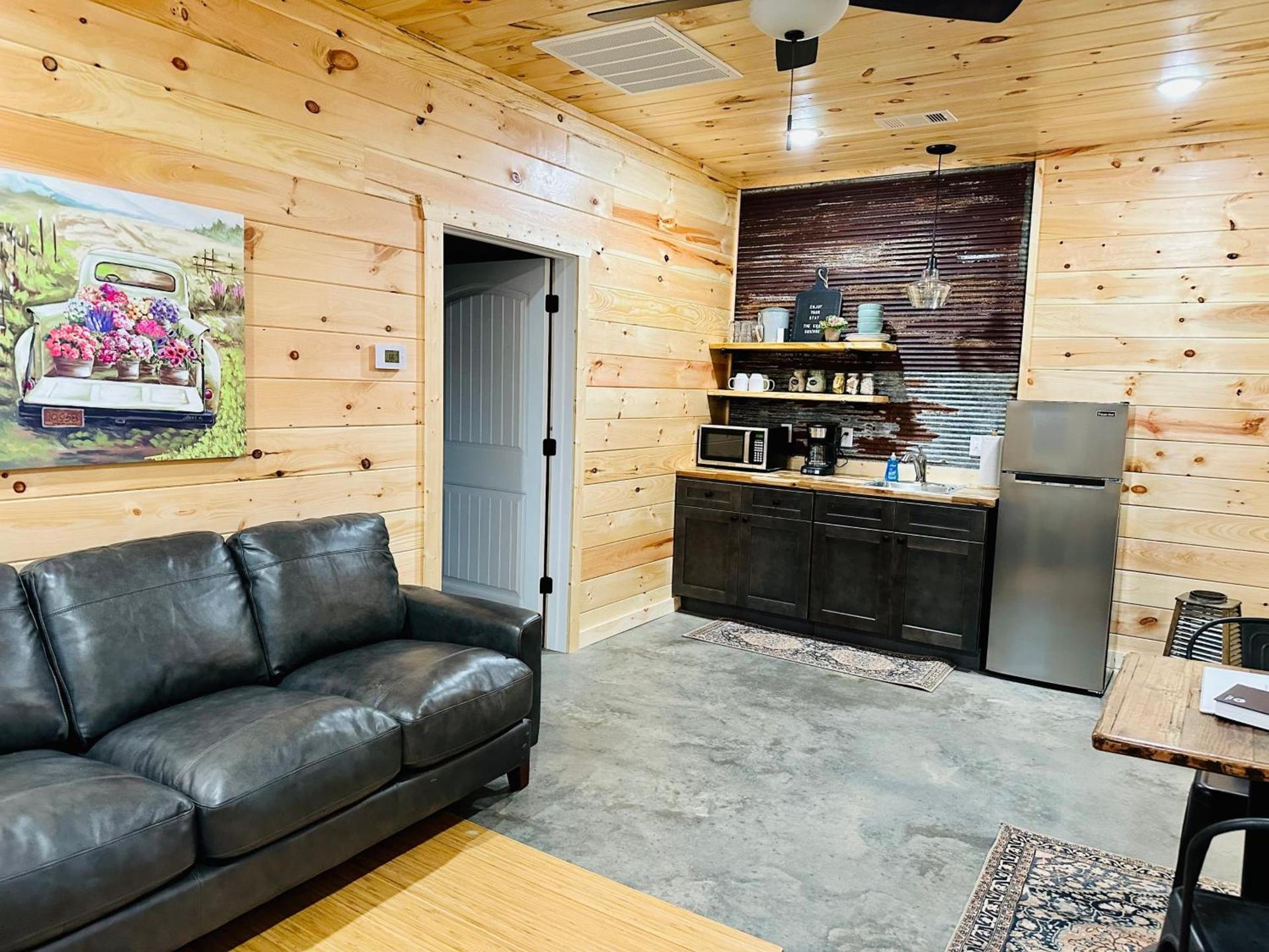 Knotty Squirrel Cabins photo 15