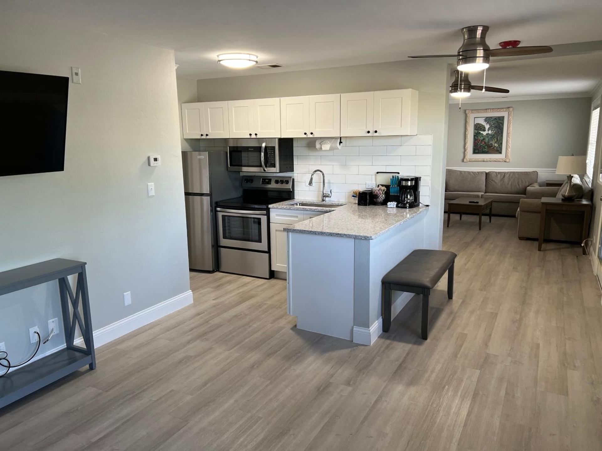 Marco Island Lakeside Inn photo 32