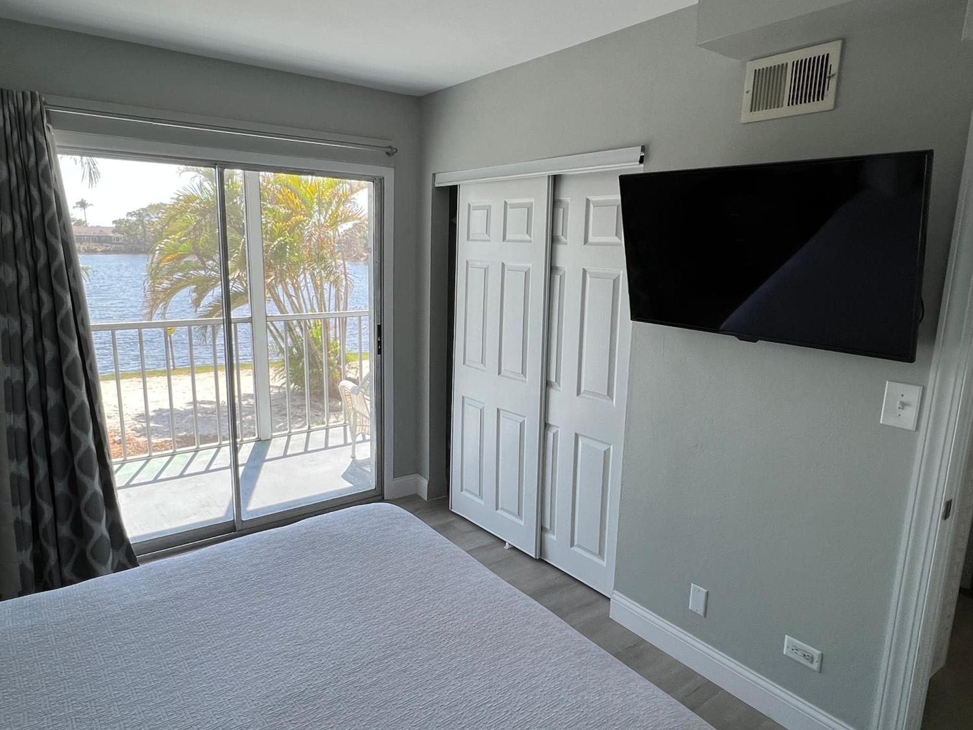 Marco Island Lakeside Inn photo 25