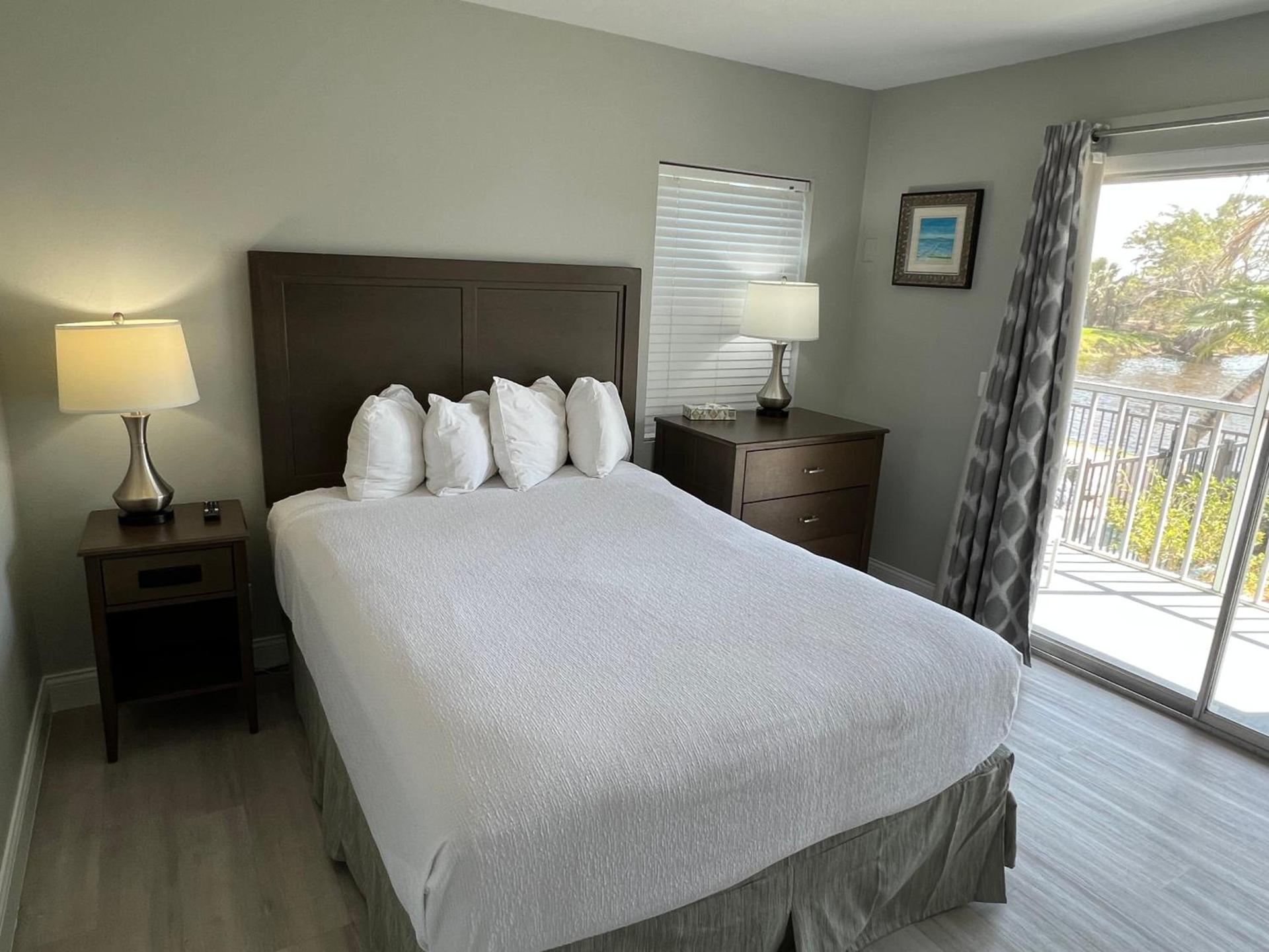 Marco Island Lakeside Inn photo 28