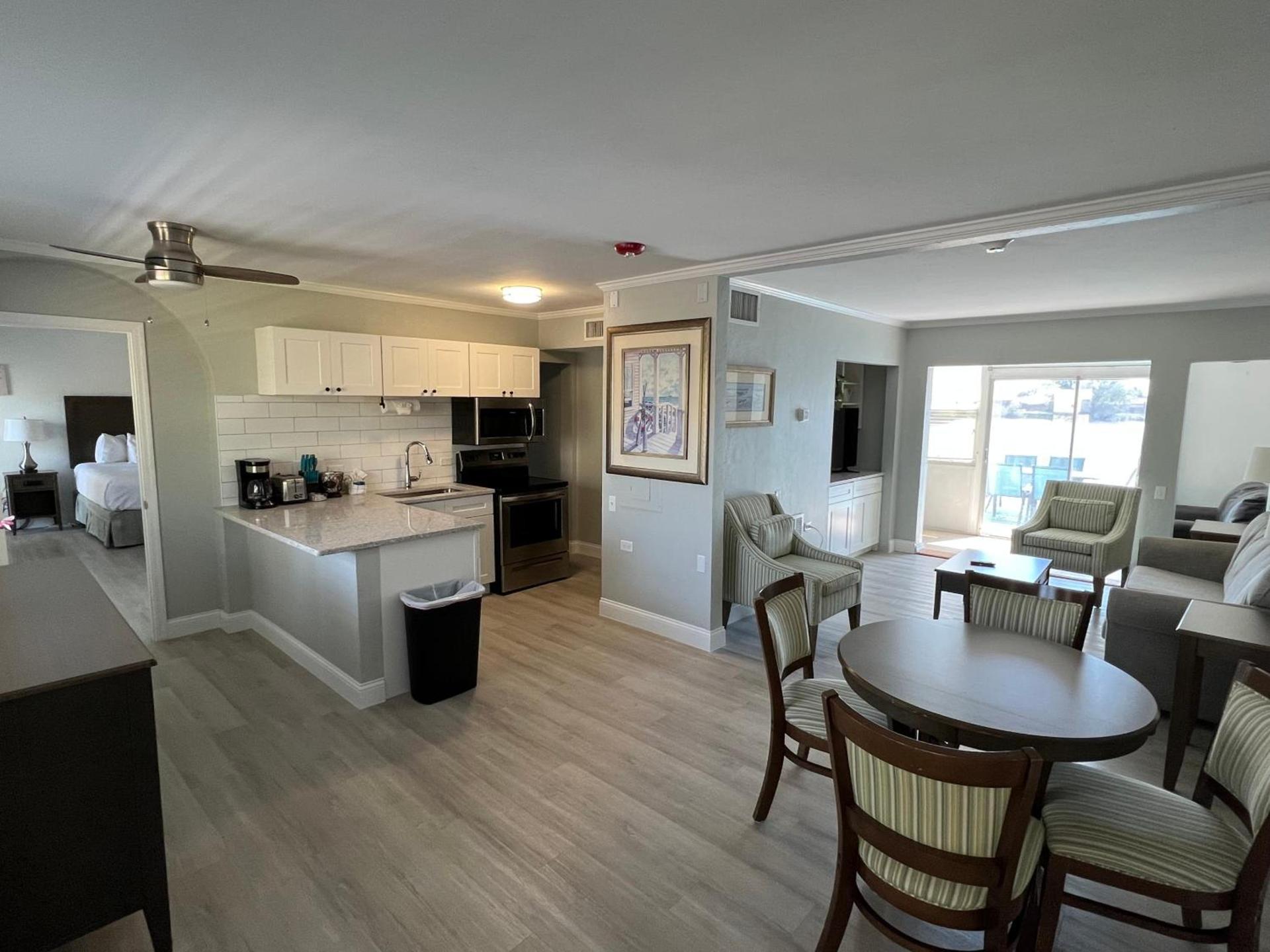 Marco Island Lakeside Inn photo 43