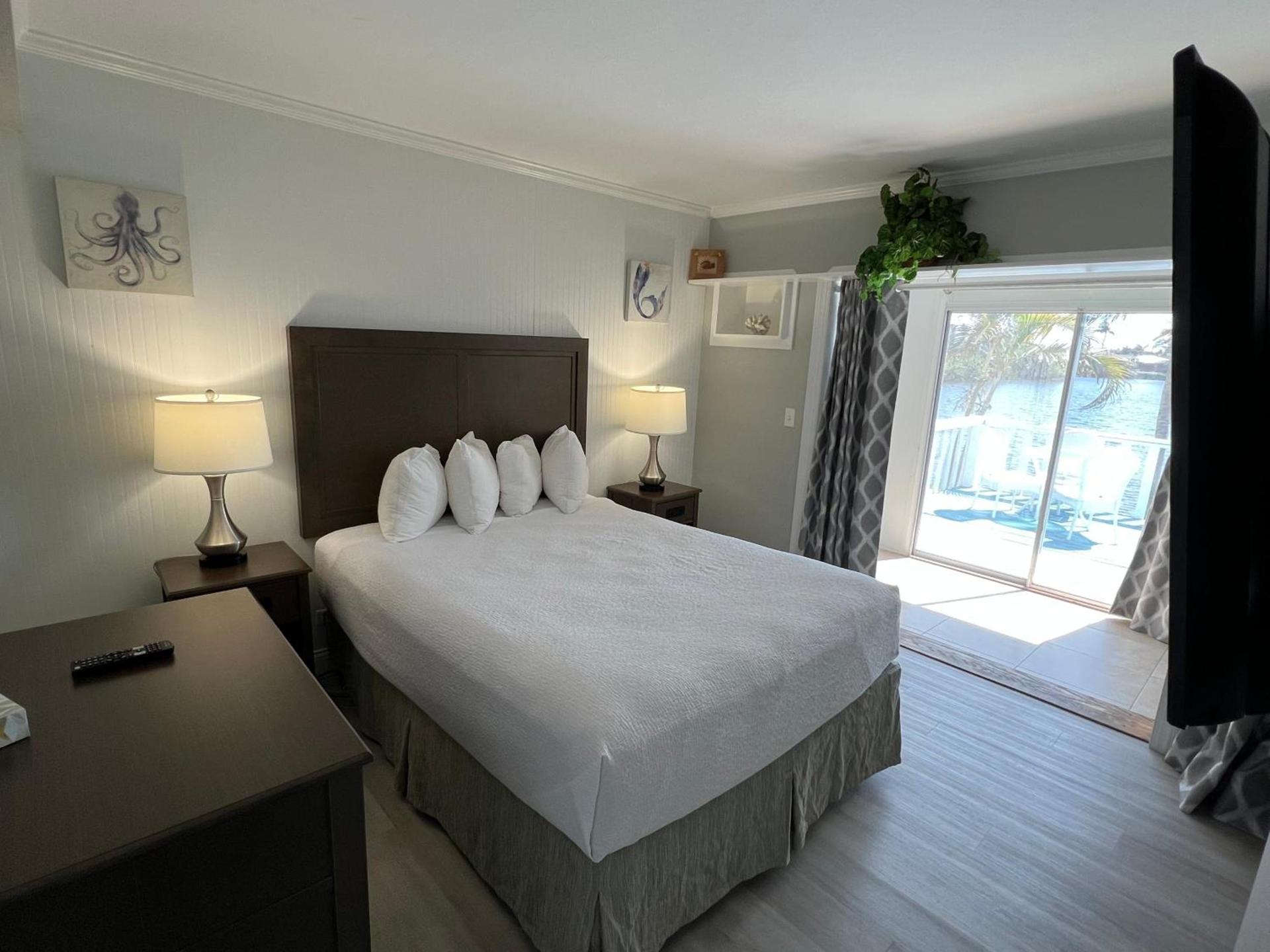 Marco Island Lakeside Inn photo 27