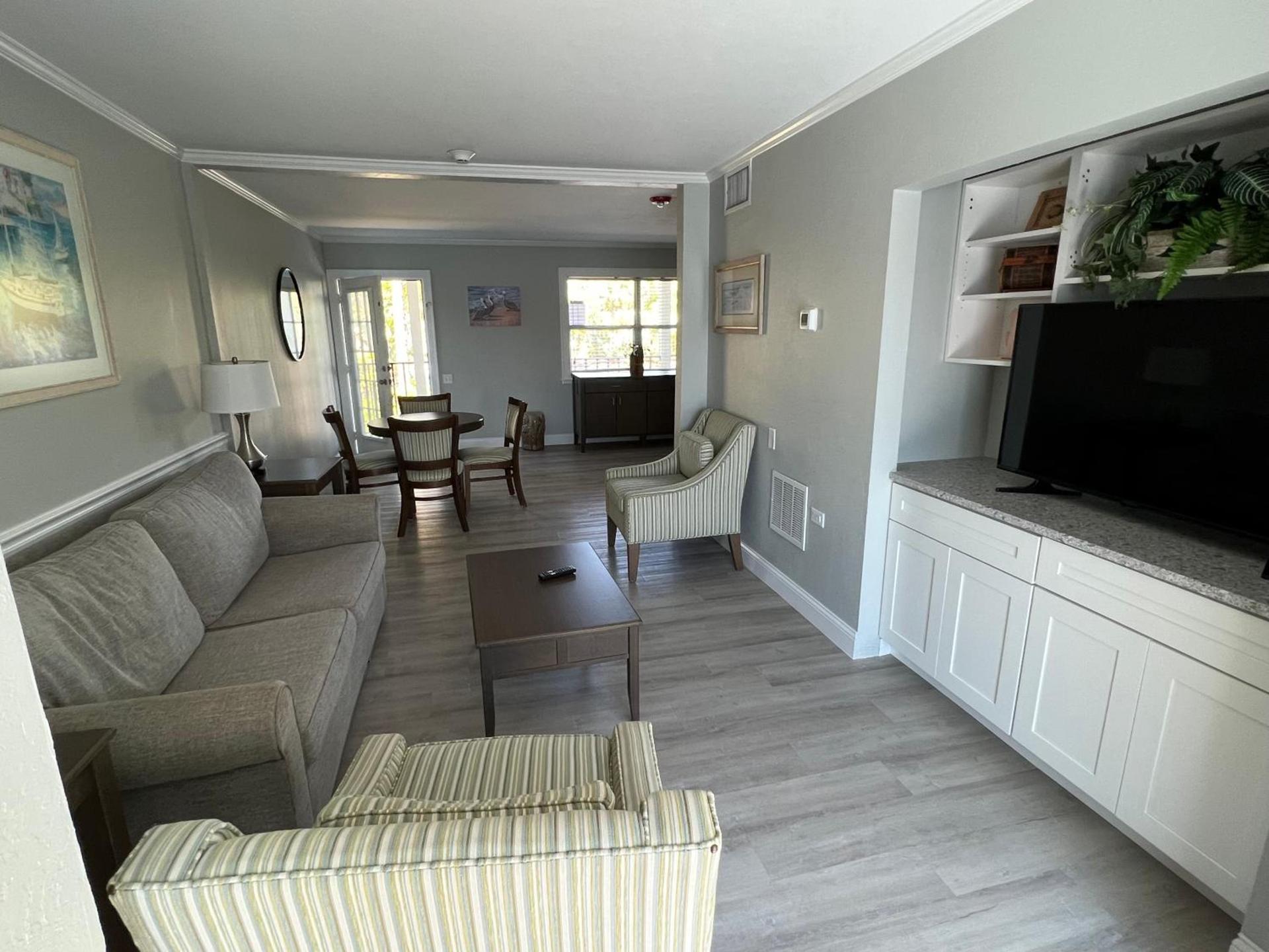 Marco Island Lakeside Inn photo 38