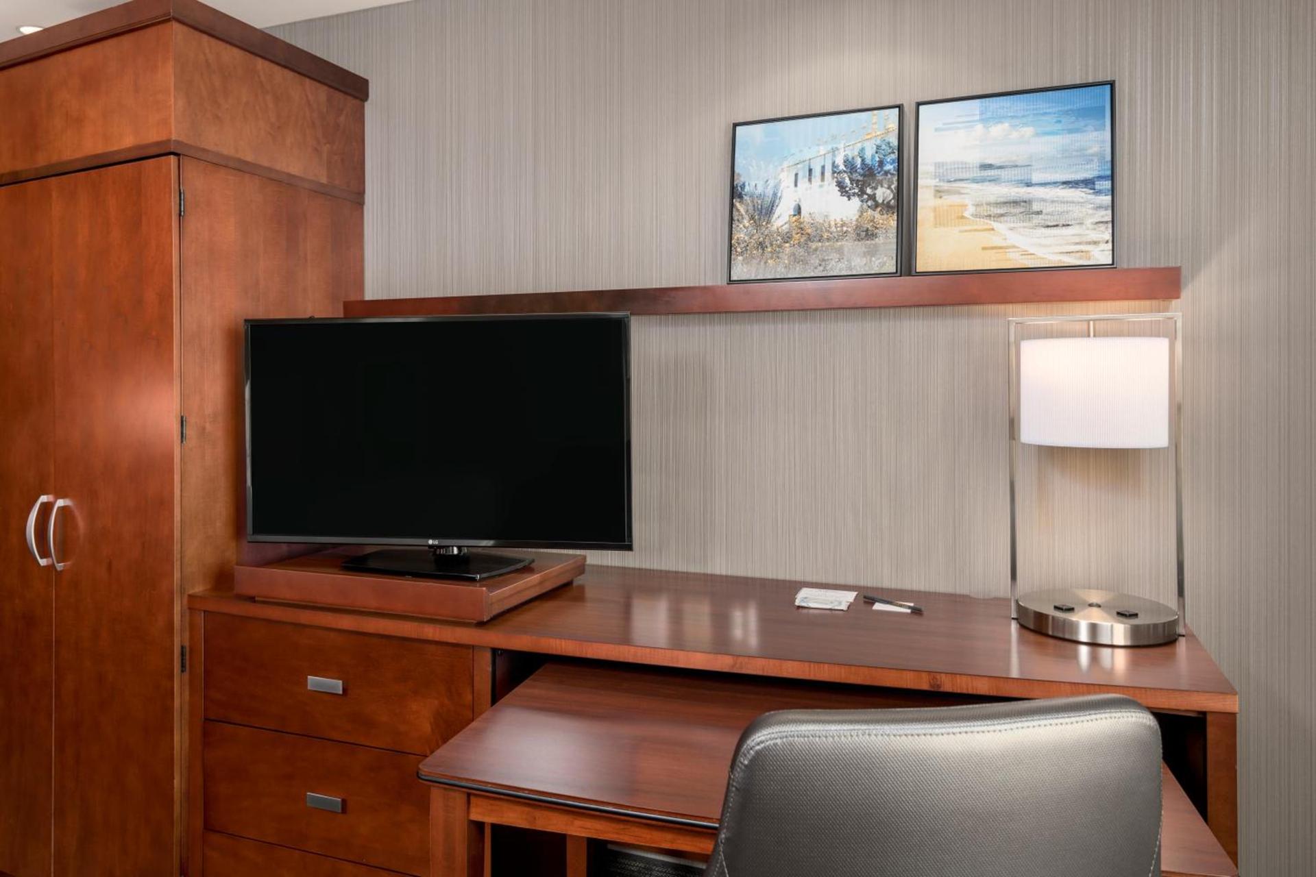 Courtyard by Marriott San Diego Oceanside photo 33