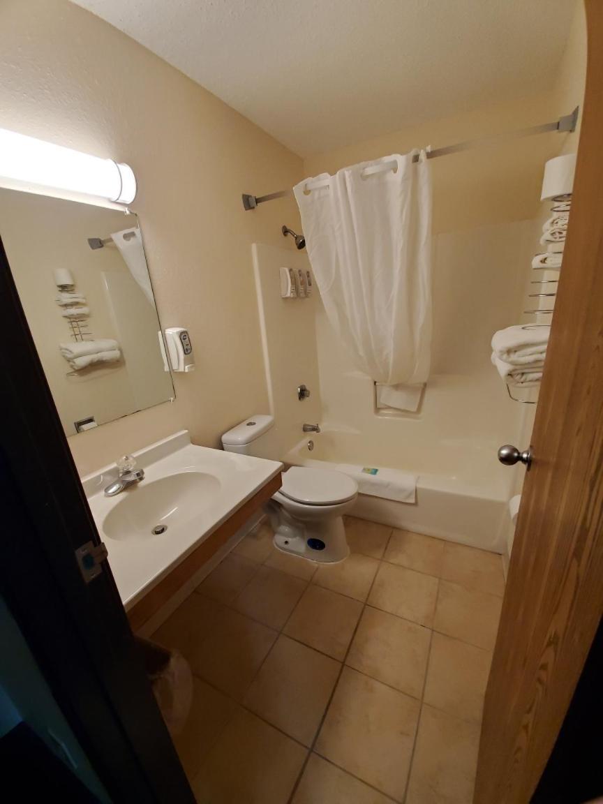 Rodeway Inn Hibbing photo 9