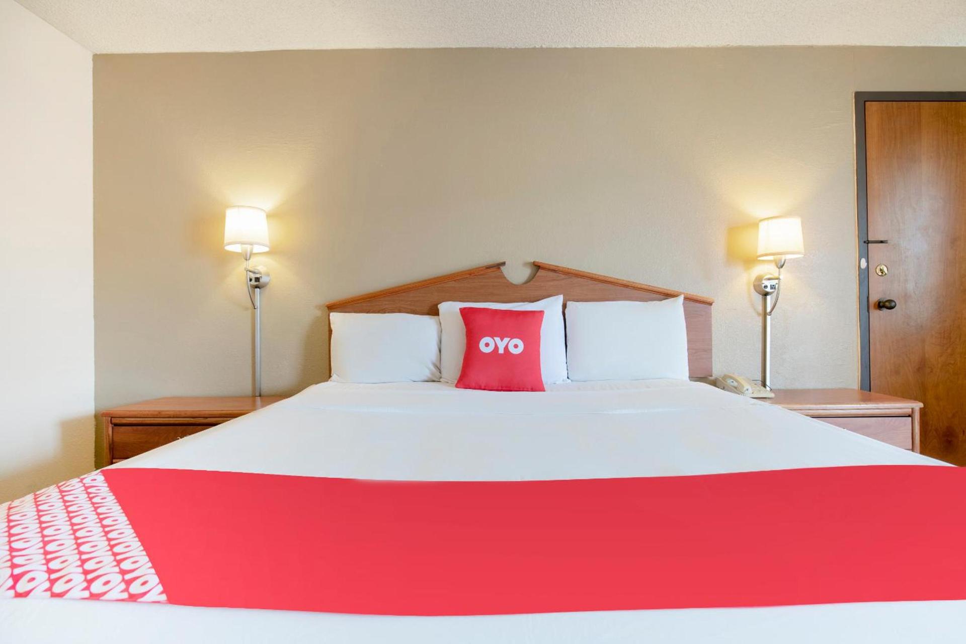 OYO Hotel Tulsa International Airport photo 8