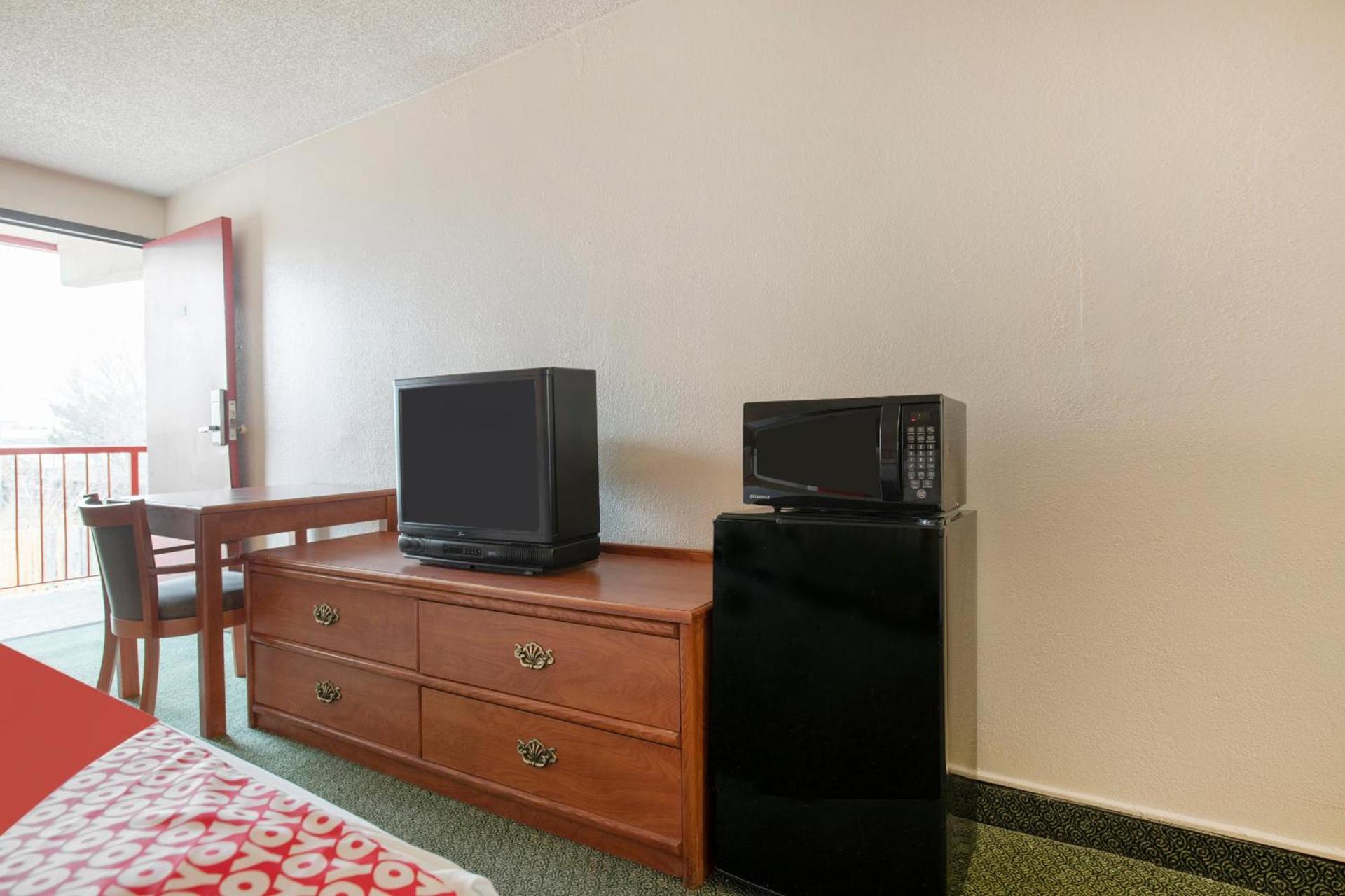 OYO Hotel Tulsa International Airport photo 4