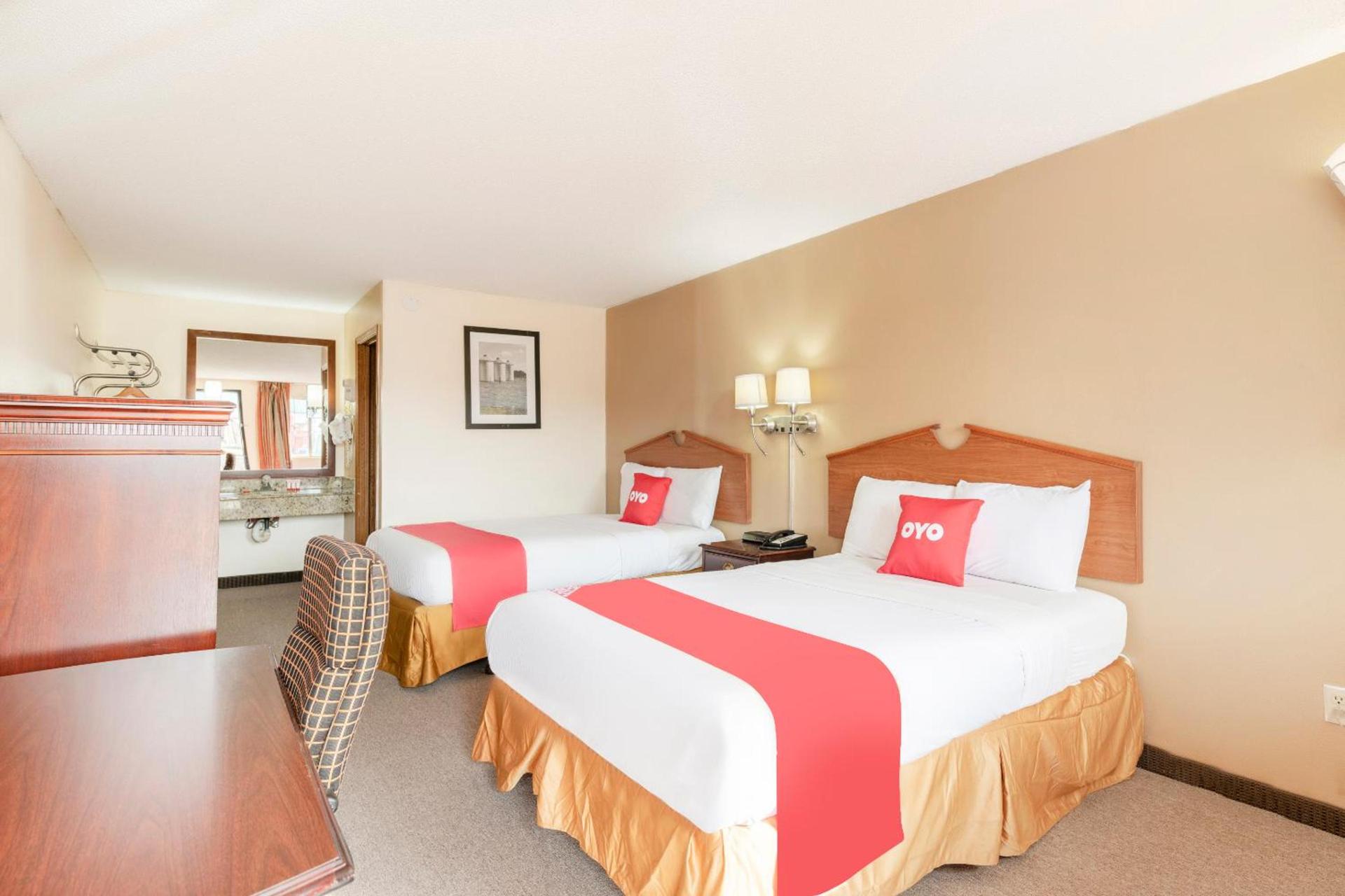 OYO Hotel Tulsa International Airport photo 11