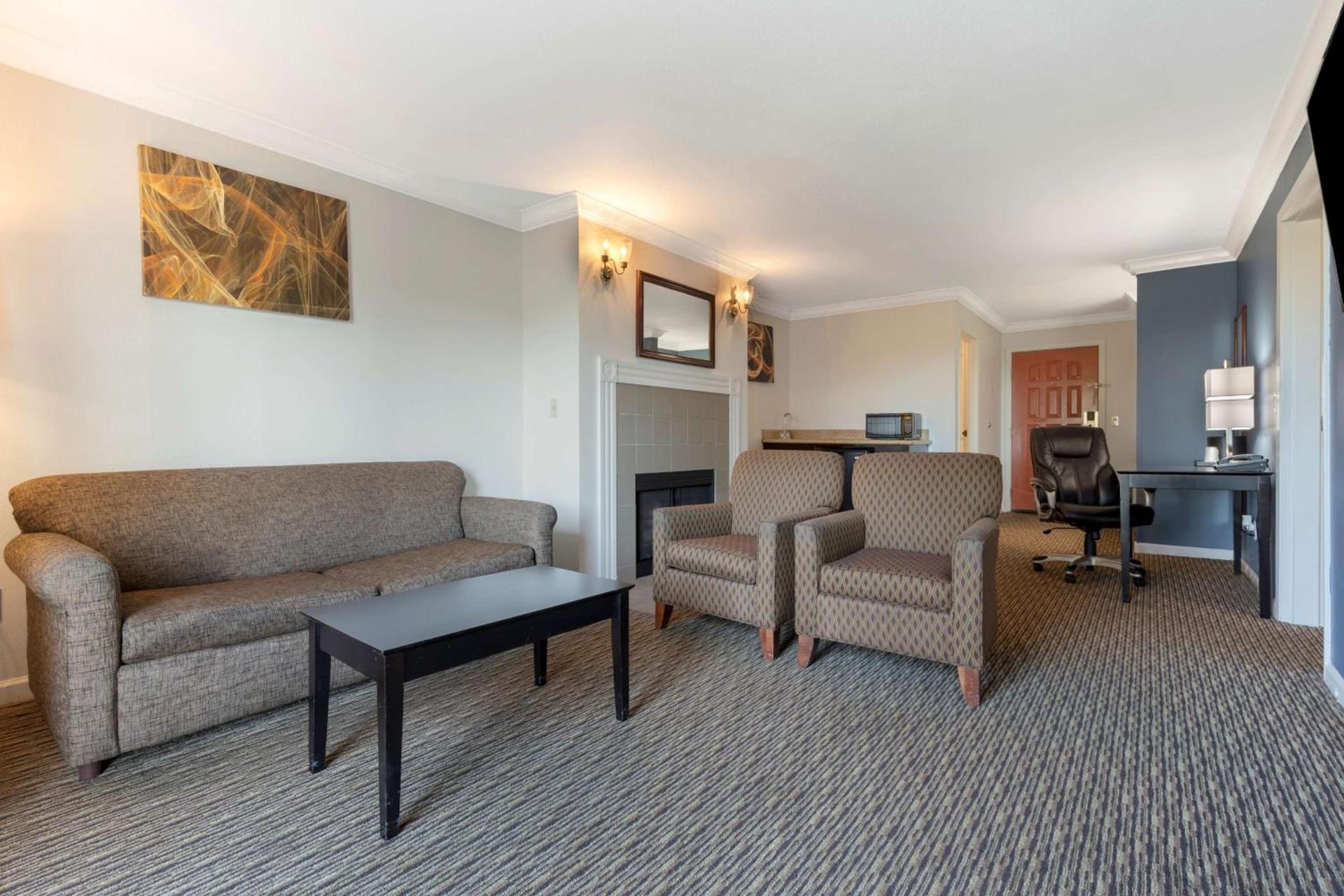 Best Western Colonial Inn photo 14