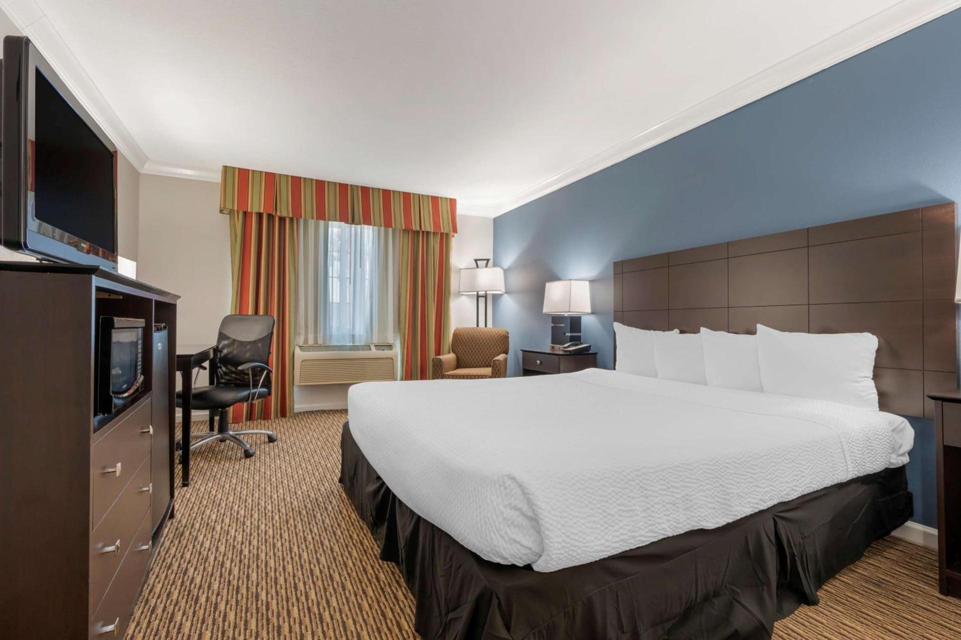 Best Western Colonial Inn photo 22