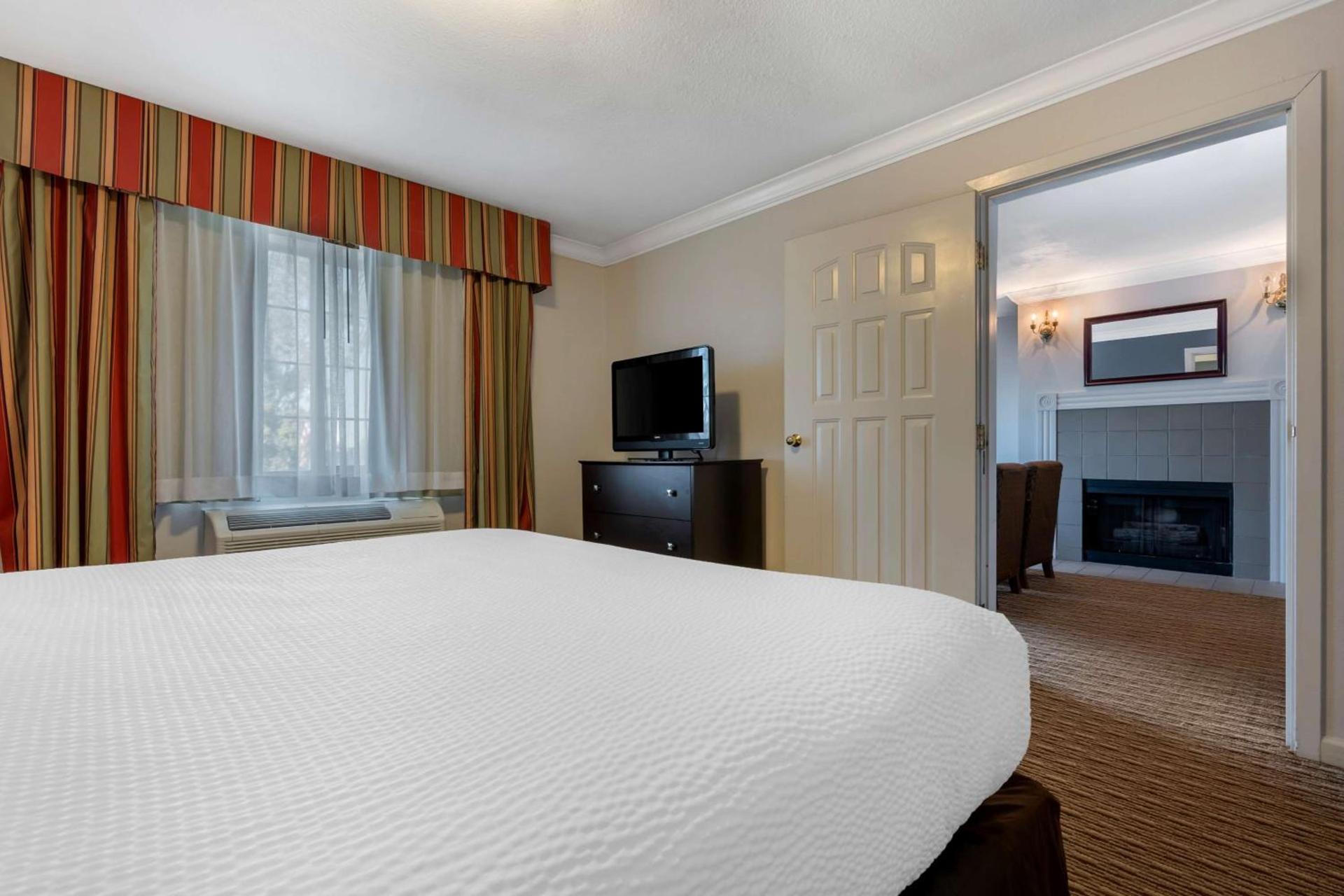 Best Western Colonial Inn photo 25