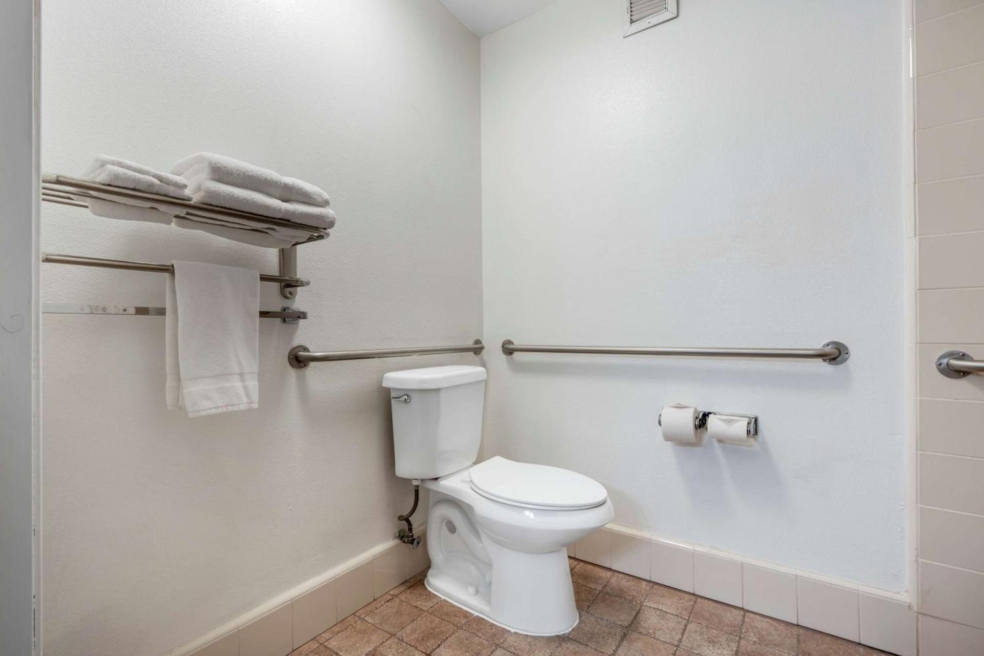 Best Western Colonial Inn photo 27