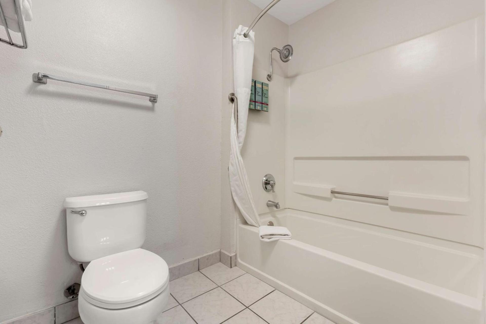 Best Western Colonial Inn photo 29