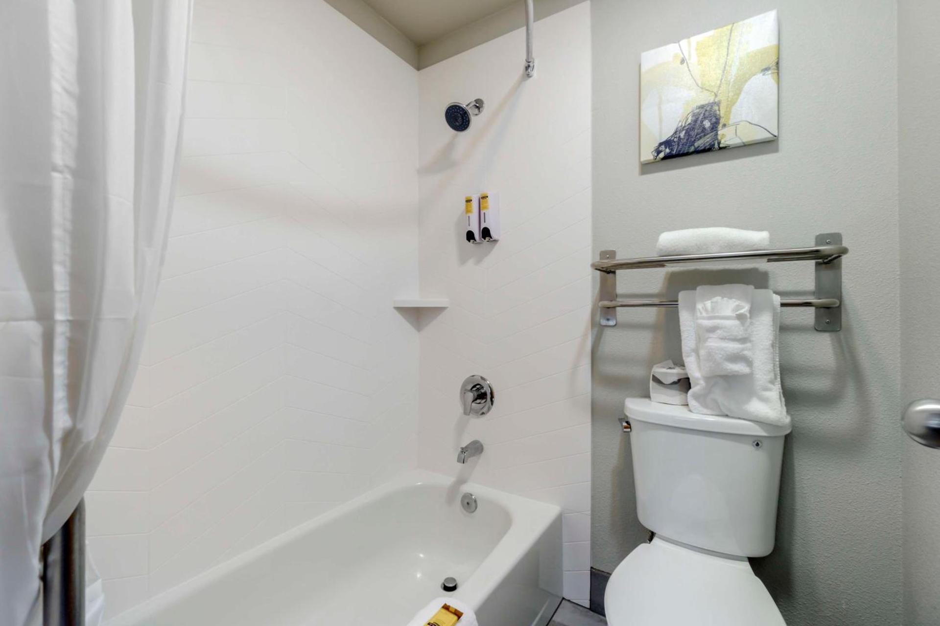Best Western Plus Renton Inn photo 11